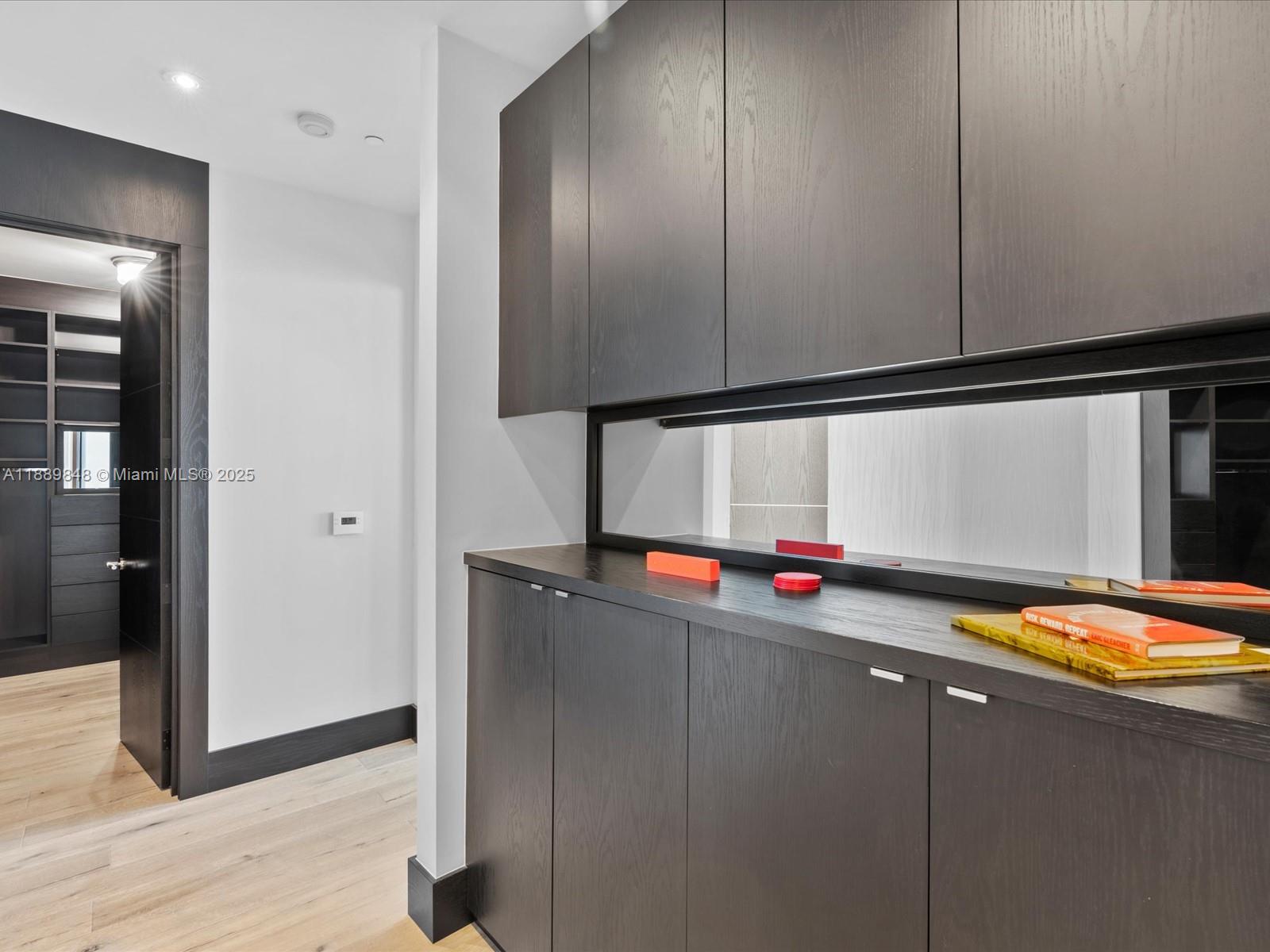 Photo of 2711 Ocean Dr  #4005, Hollywood, Florida, 33019 - 
