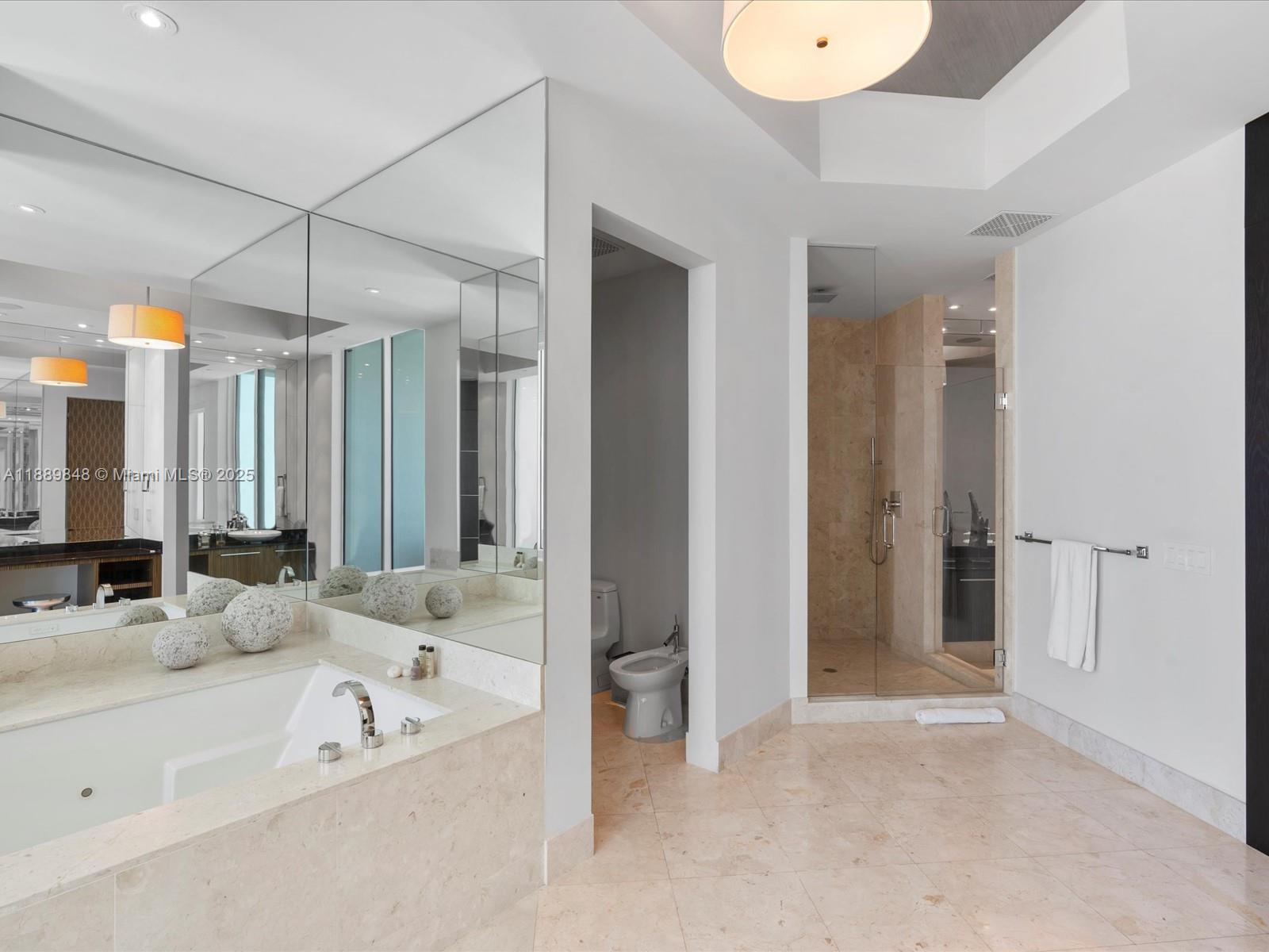 Photo of 2711 Ocean Dr  #4005, Hollywood, Florida, 33019 - 