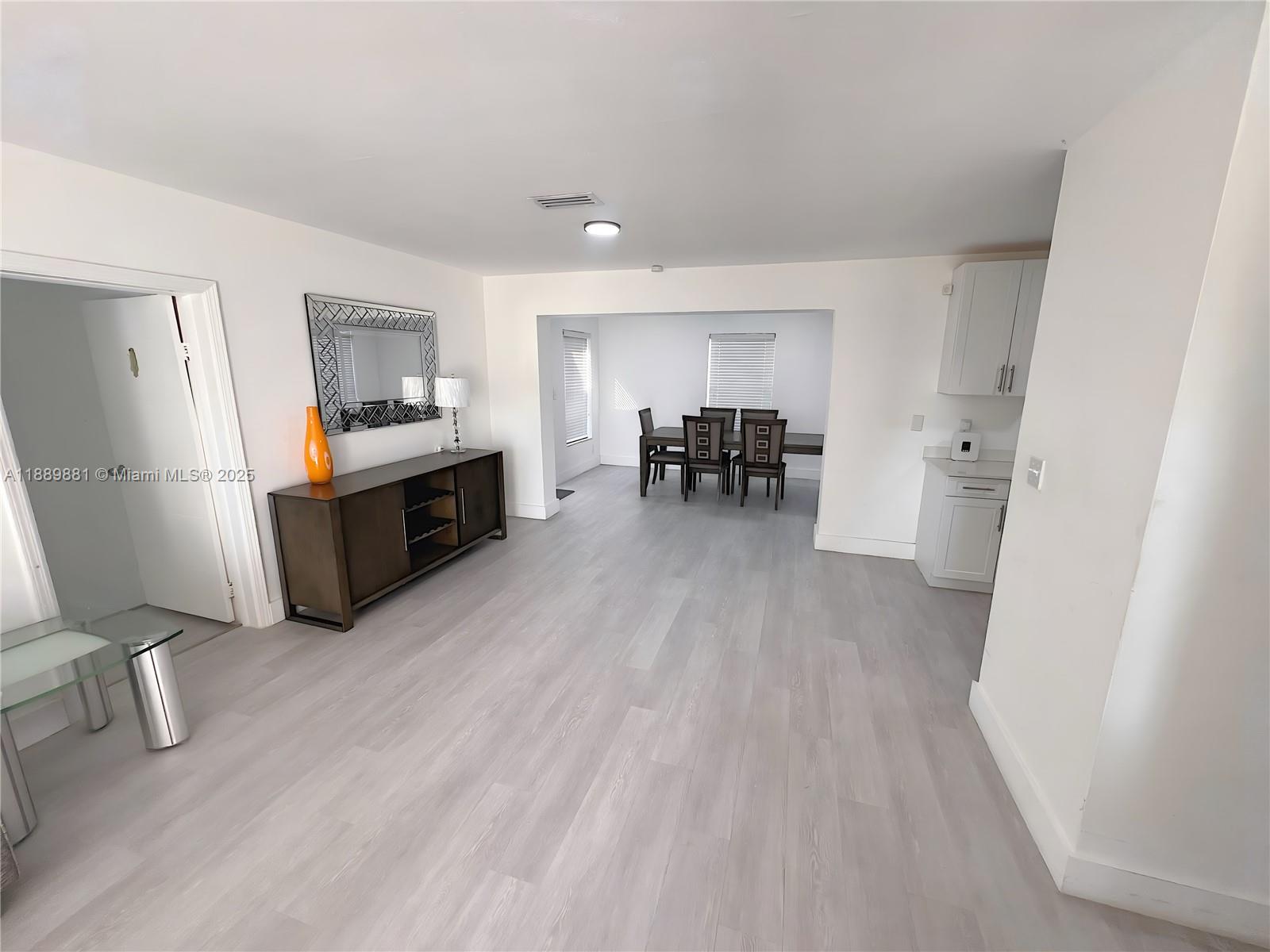 3361 4 / 2 1502 sq. ft. $ 2025-10-03 0 Photo