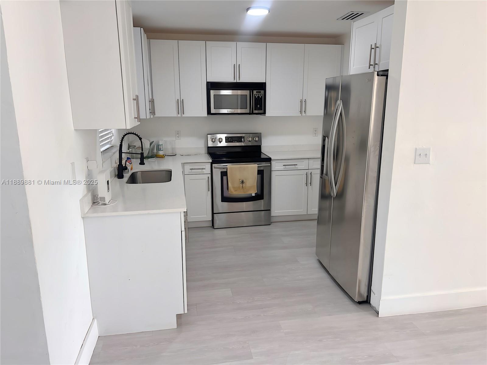 3361 4 / 2 1502 sq. ft. $ 2025-10-03 0 Photo