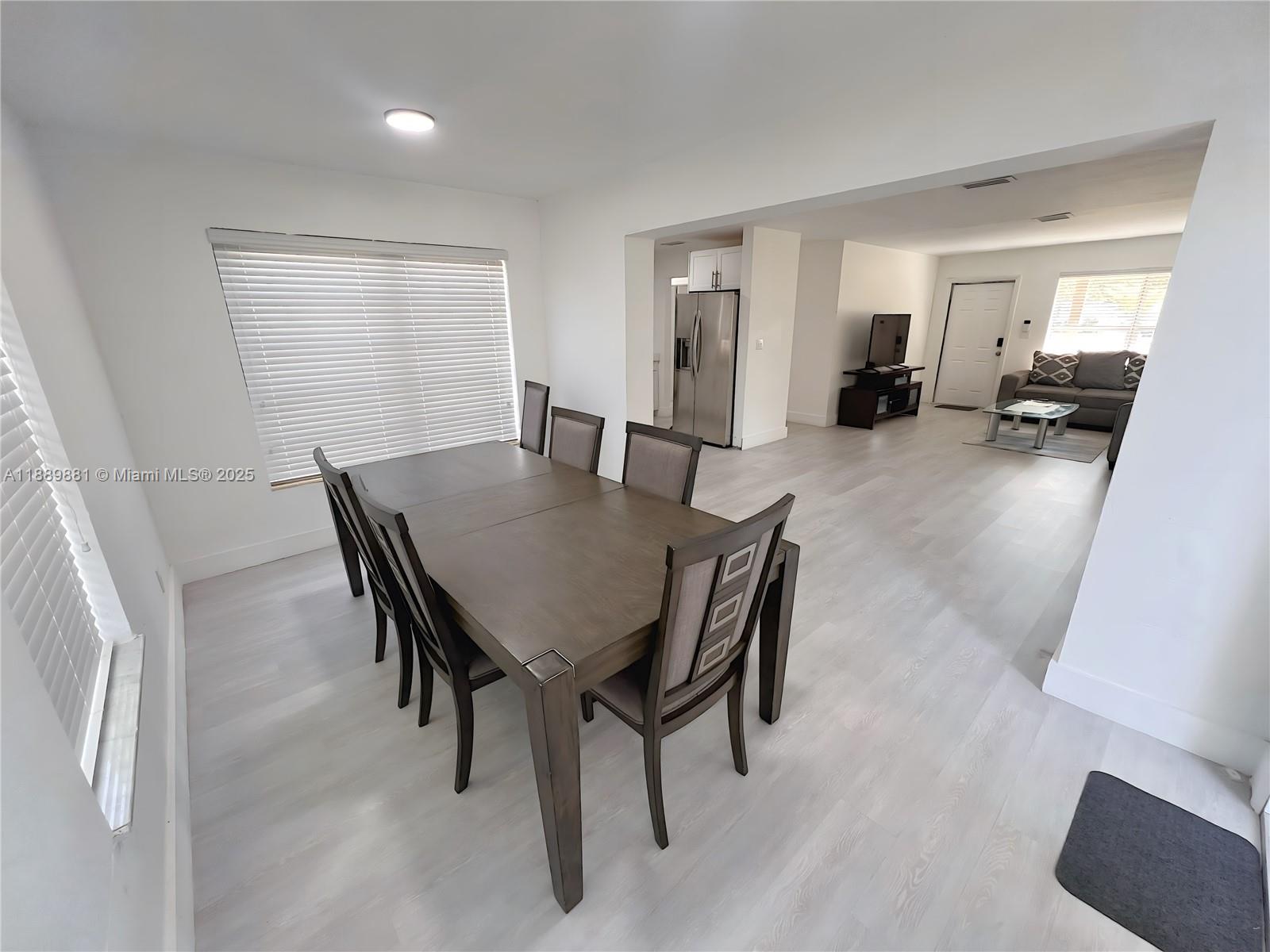 3361 4 / 2 1502 sq. ft. $ 2025-10-03 0 Photo