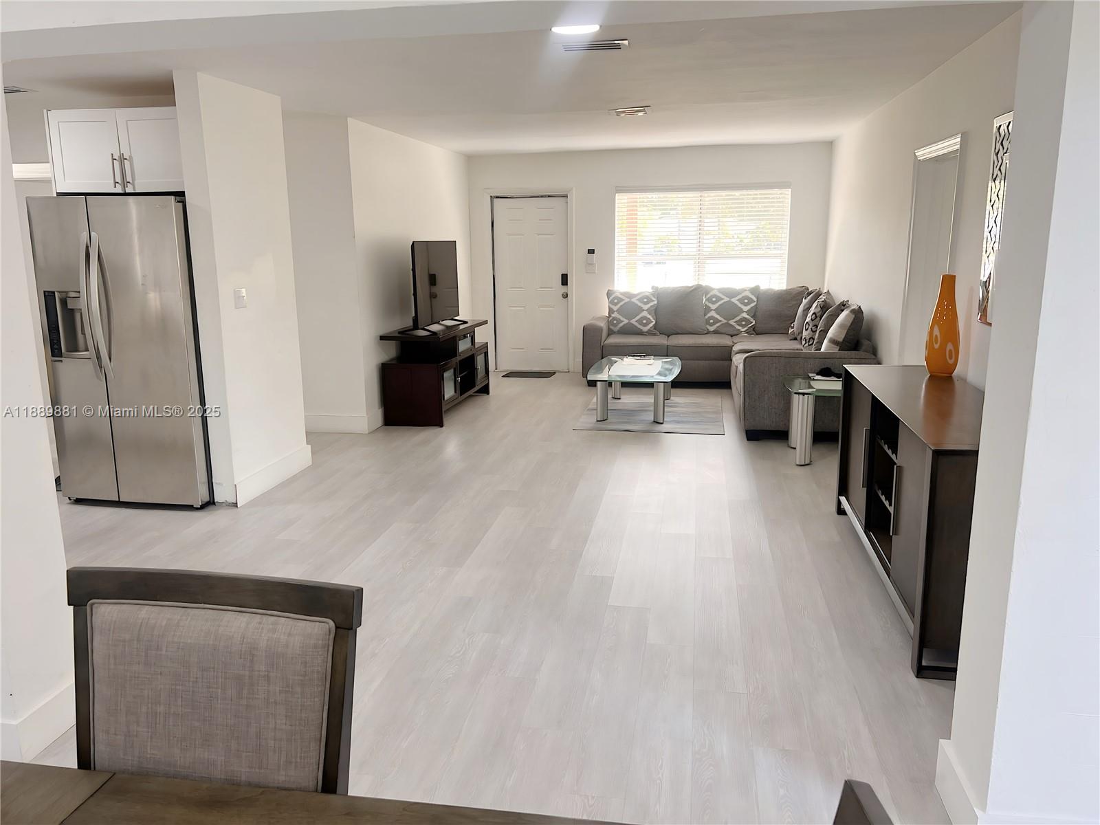 3361 4 / 2 1502 sq. ft. $ 2025-10-03 0 Photo