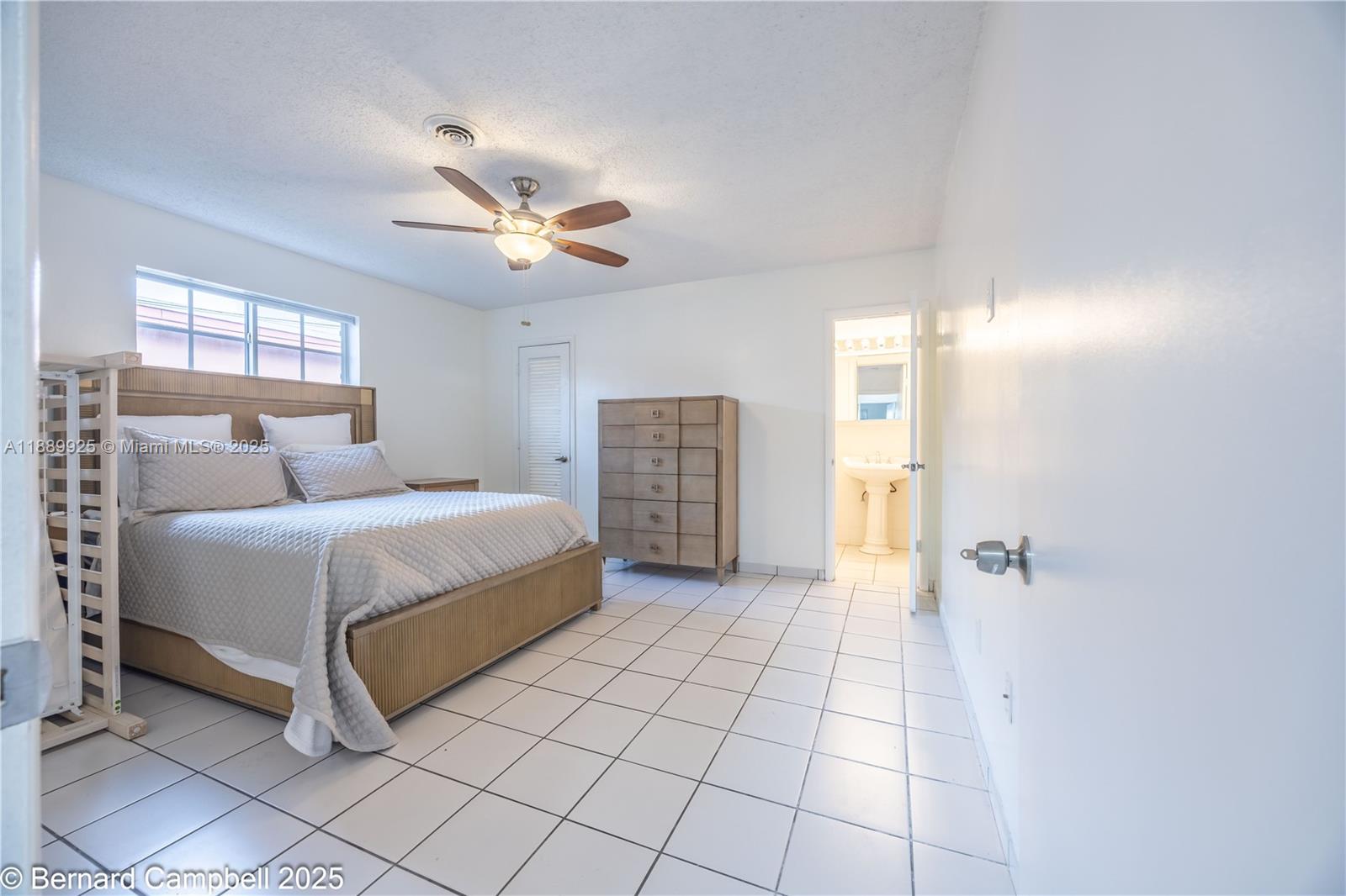 See details 6612 3 / 2 1646 sq. ft. $ 2025-10-03 0 Photo