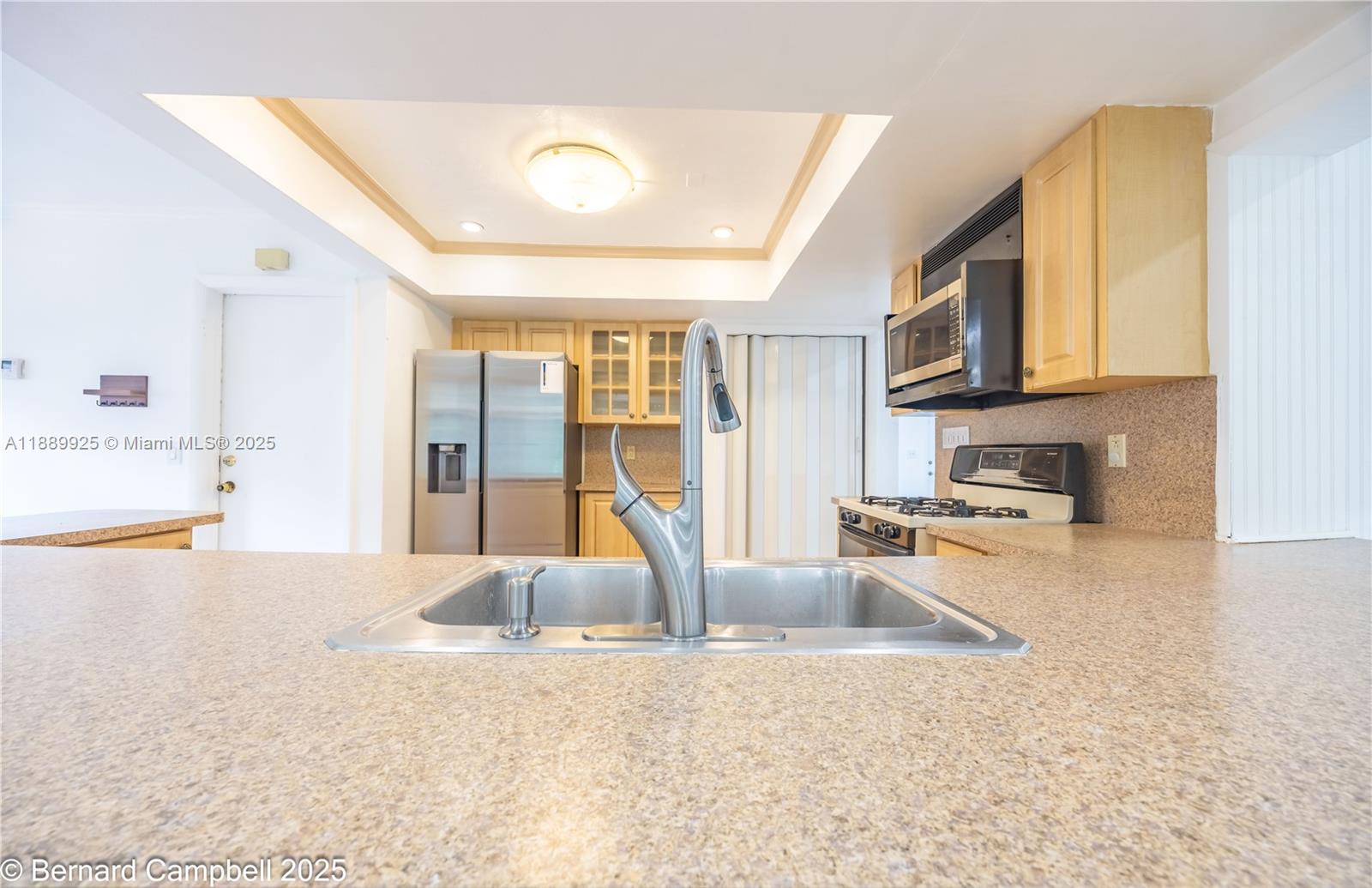 See details 6612 3 / 2 1646 sq. ft. $ 2025-10-03 0 Photo