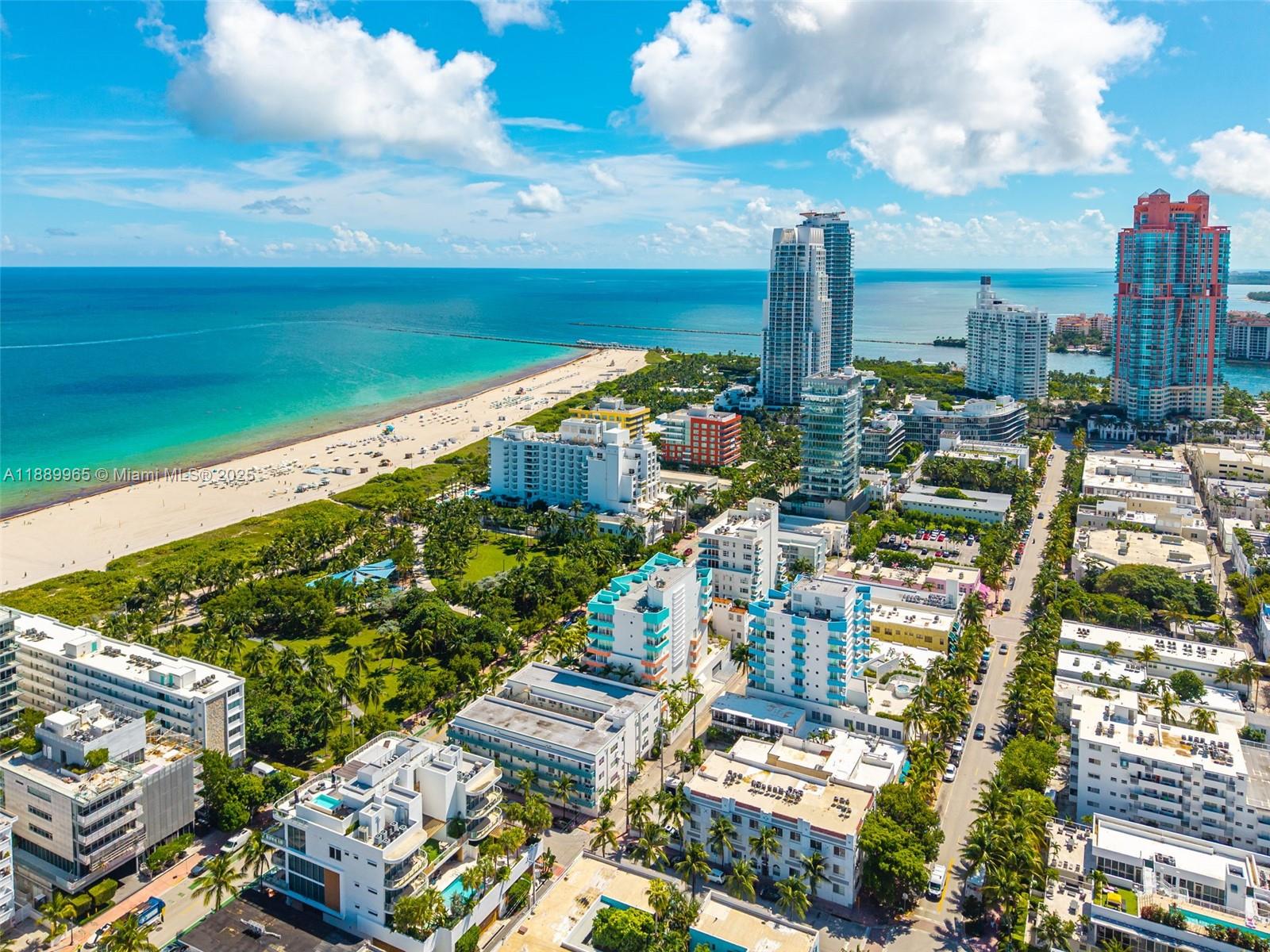   /   кв.футов $ 2025-10-03 0 Фото