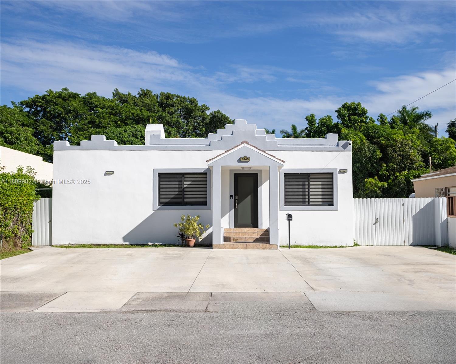   /  2099 sq. ft. $ 2025-10-03 0 Photo