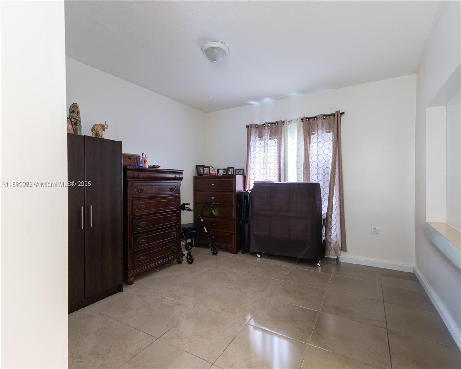   /  2099 sq. ft. $ 2025-10-03 0 Photo