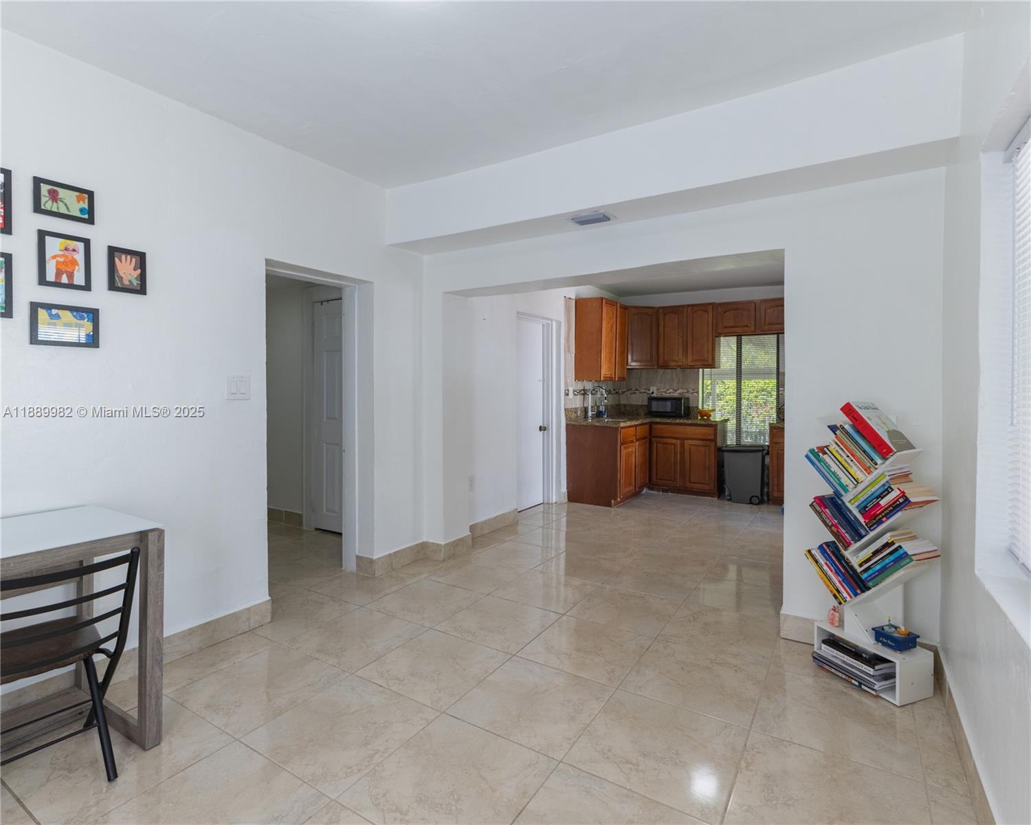   /  2099 sq. ft. $ 2025-10-03 0 Photo