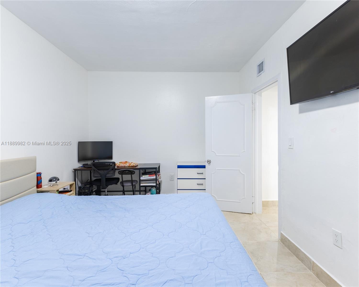  /  2099 sq. ft. $ 2025-10-03 0 Photo