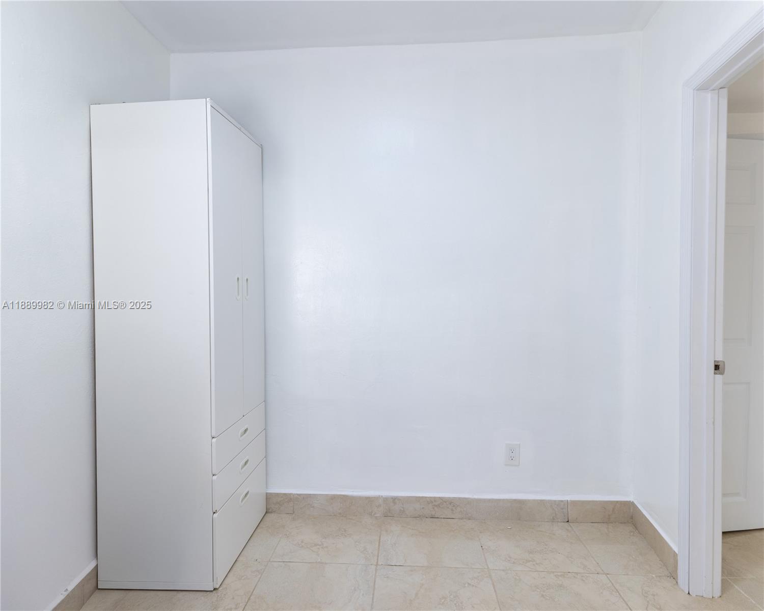   /  2099 sq. ft. $ 2025-10-03 0 Photo