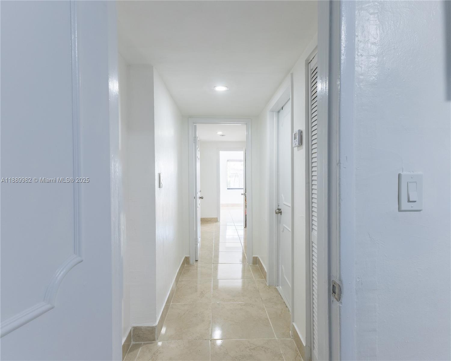   /  2099 sq. ft. $ 2025-10-03 0 Photo