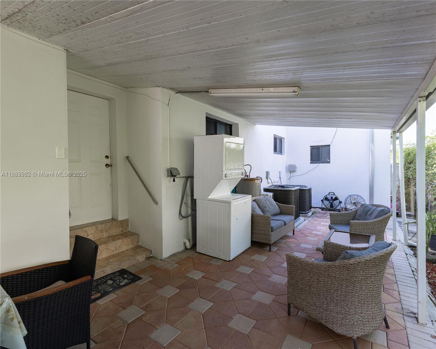   /  2099 sq. ft. $ 2025-10-03 0 Photo