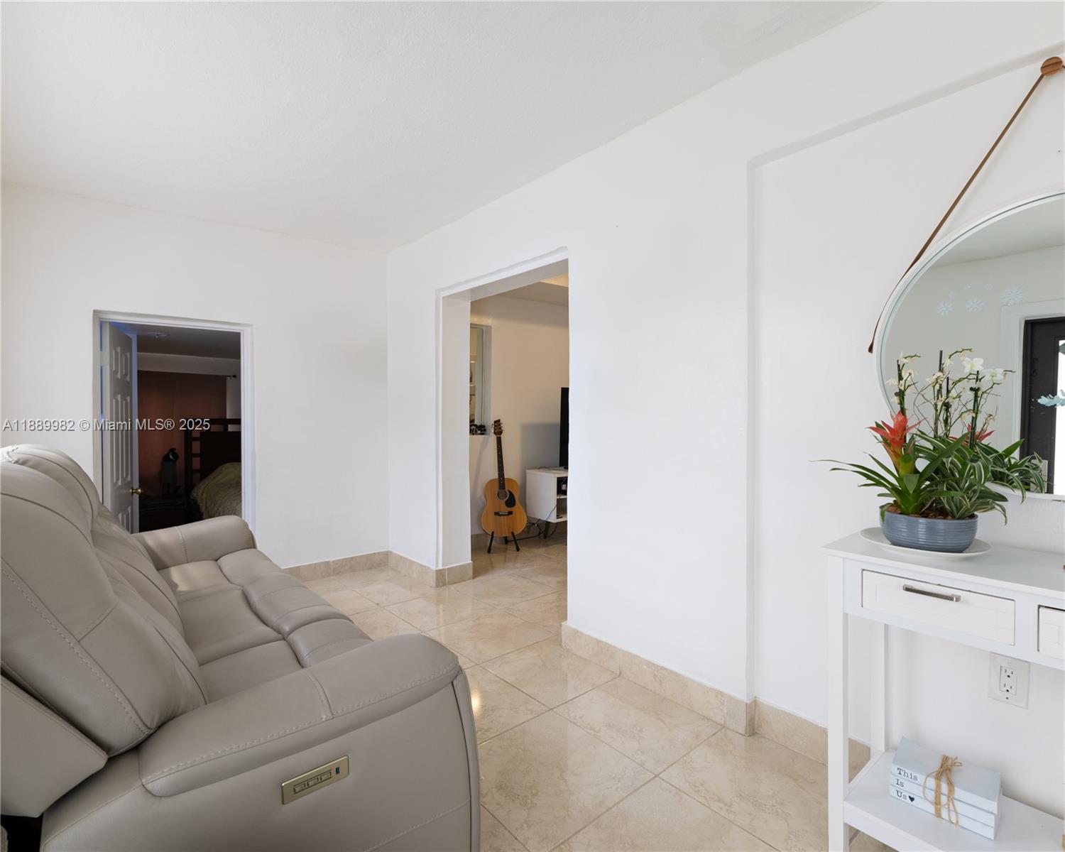   /  2099 sq. ft. $ 2025-10-03 0 Photo