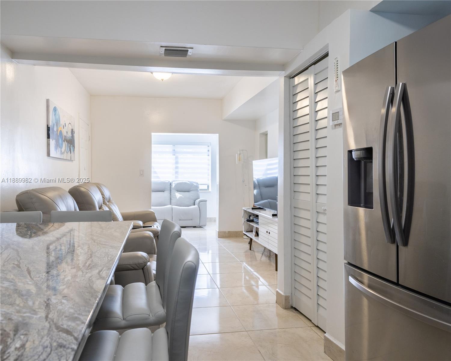   /  2099 sq. ft. $ 2025-10-03 0 Photo