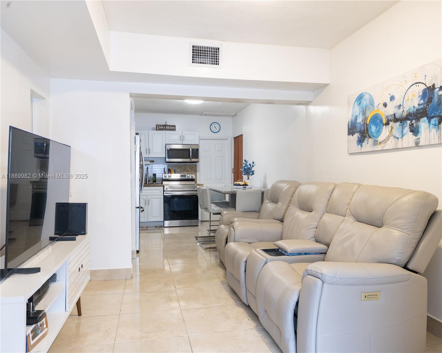   /  2099 sq. ft. $ 2025-10-03 0 Photo