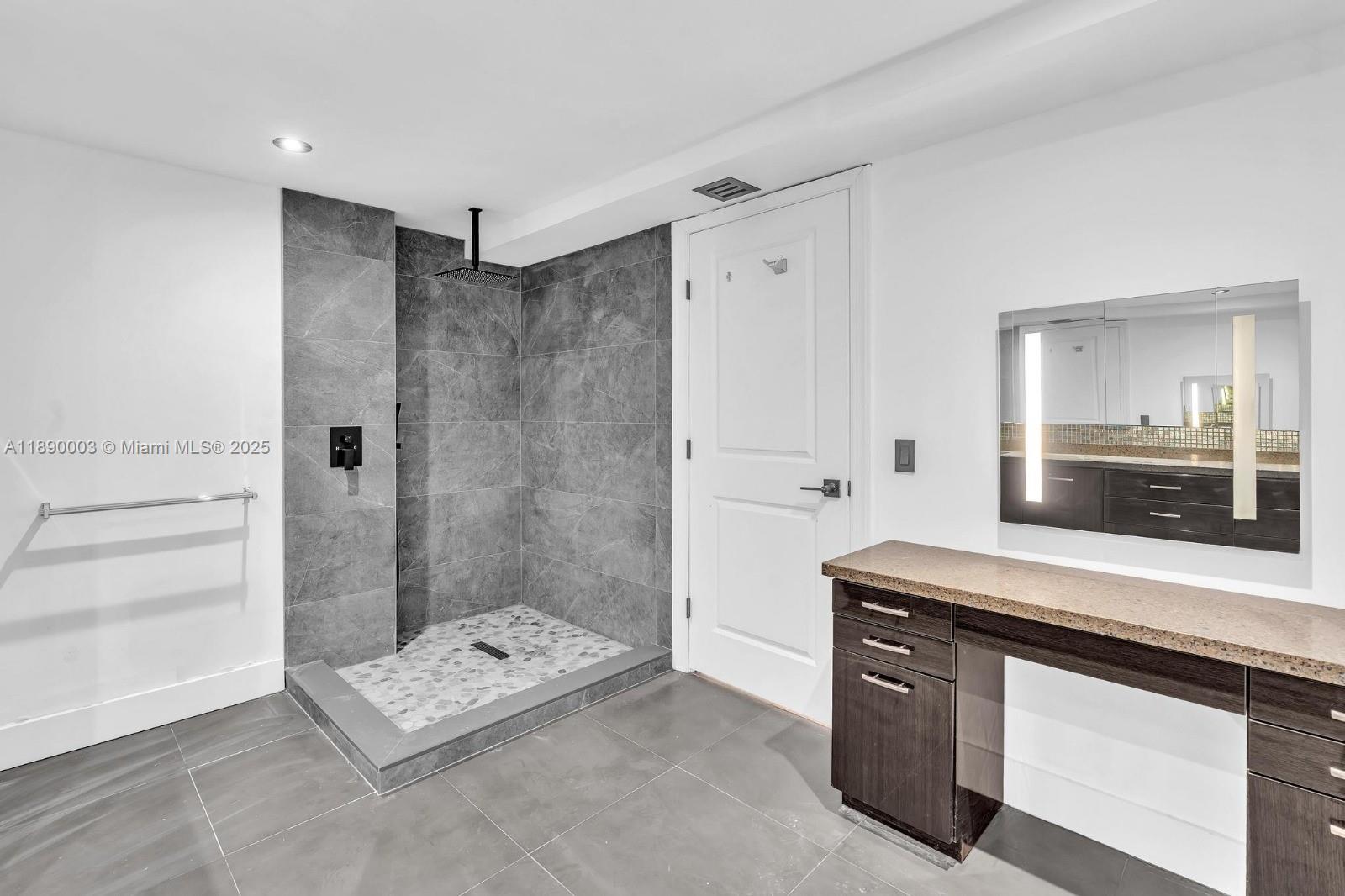 Photo of 19355 Turnberry Way  #3J, Aventura, Florida, 33180 - 