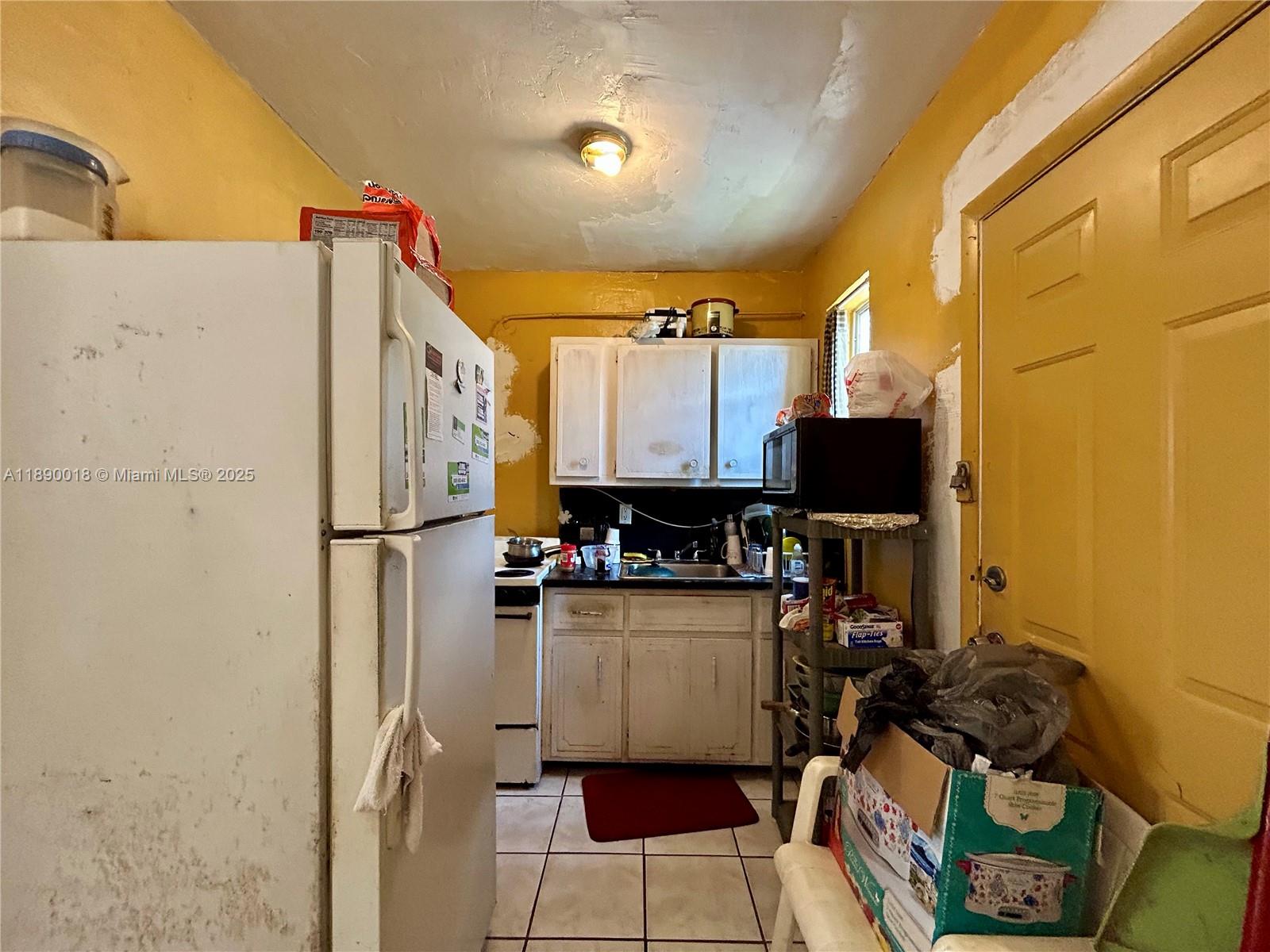   /  3490 sq. ft. $ 2025-10-03 0 foto