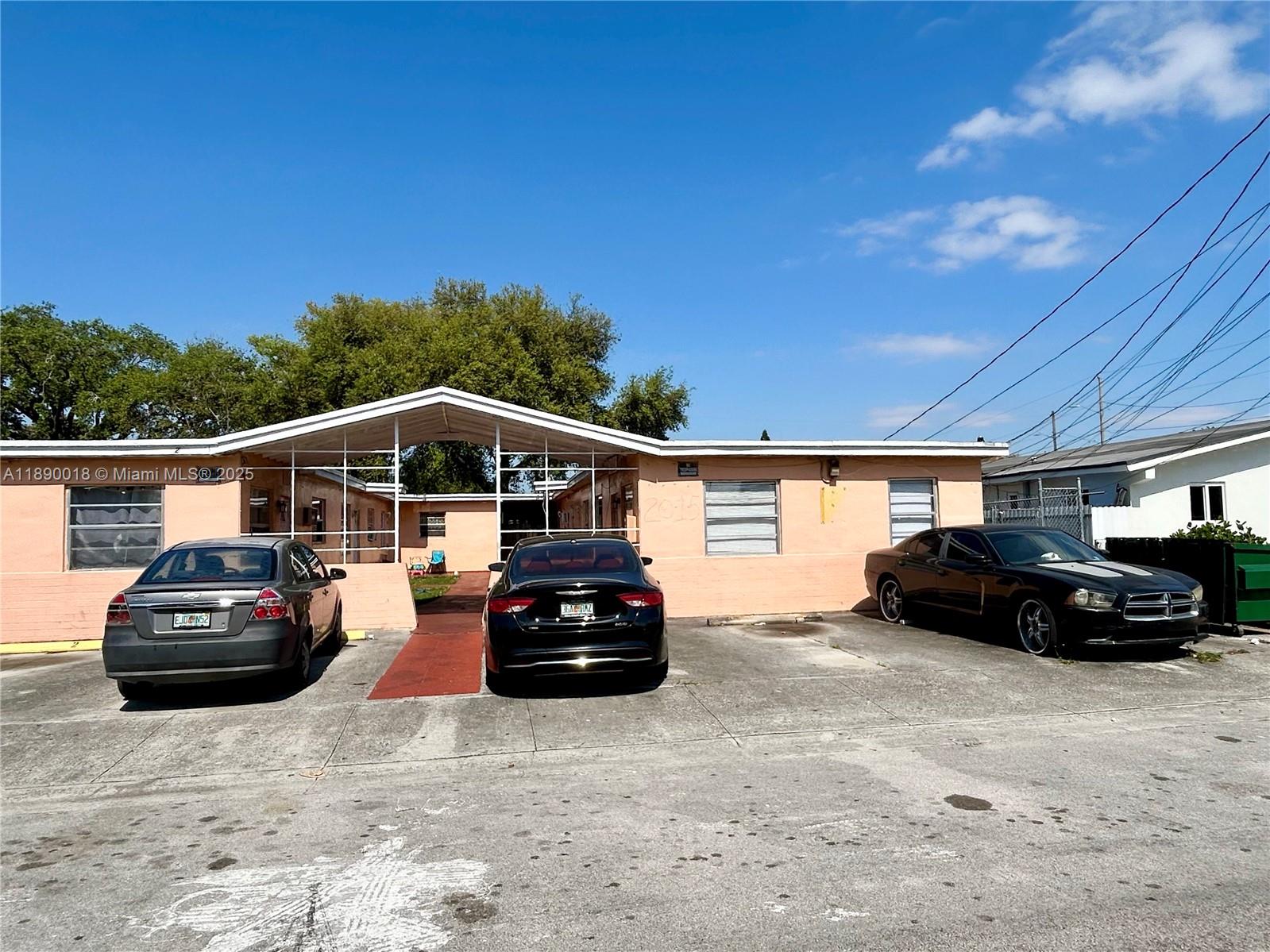   /  3490 sq. ft. $ 2025-10-03 0 foto