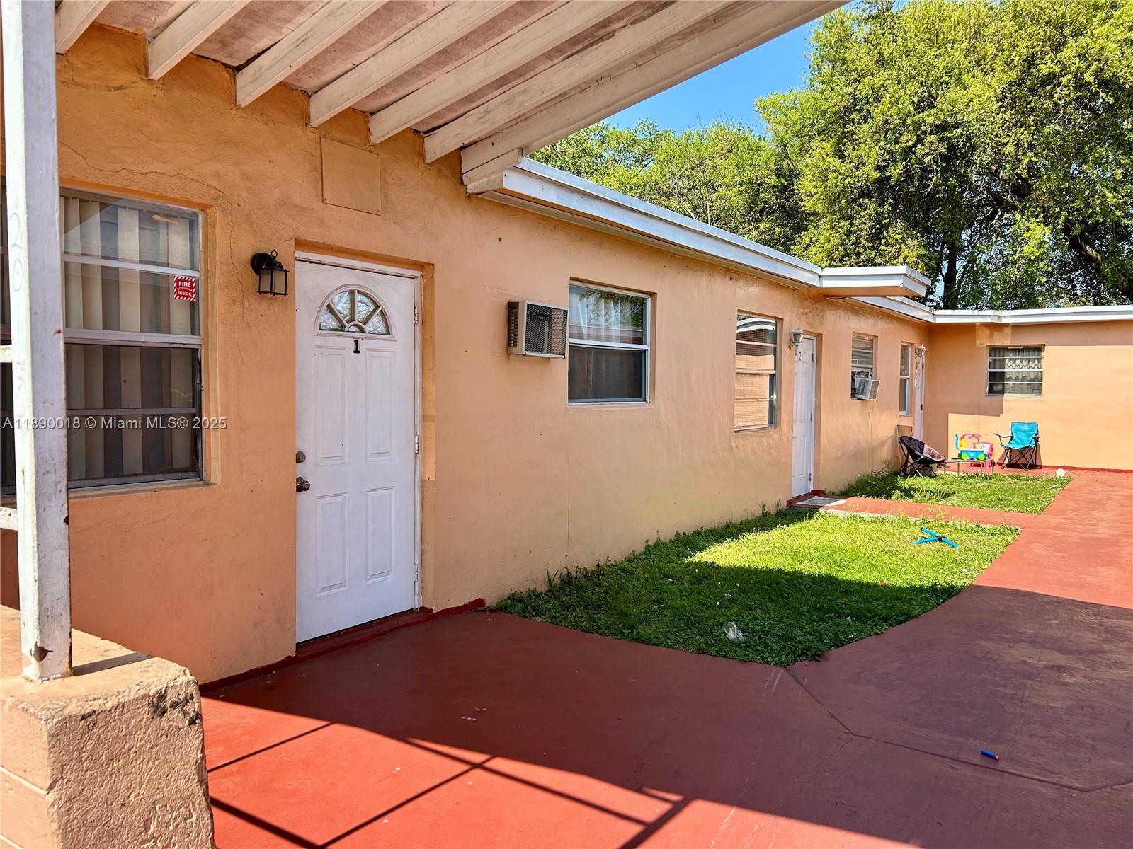   /  3490 sq. ft. $ 2025-10-03 0 foto