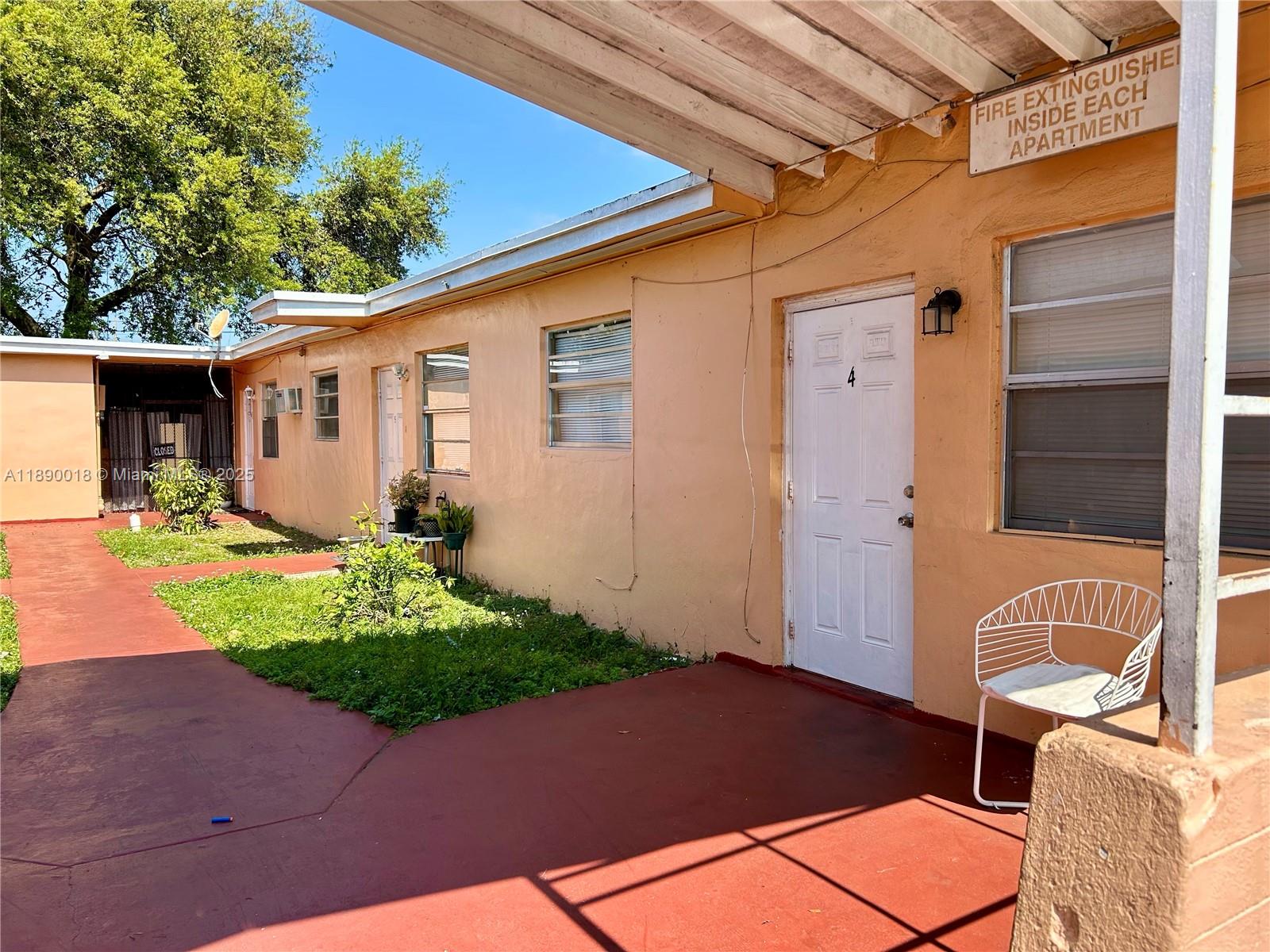   /  3490 sq. ft. $ 2025-10-03 0 foto