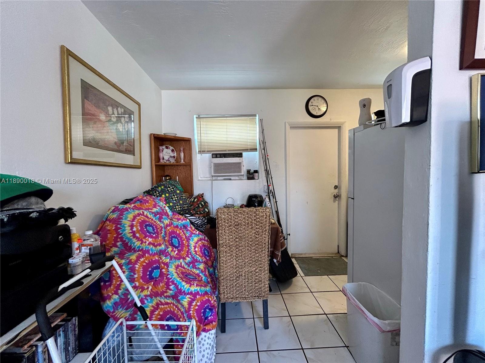   /  3490 sq. ft. $ 2025-10-03 0 foto