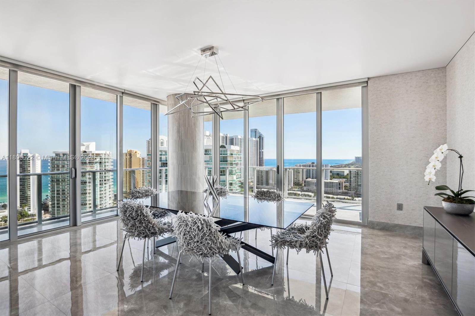 See details 5-UPH04 4 / 5 3877 sq. ft. $ 2025-10-03 0 Photo