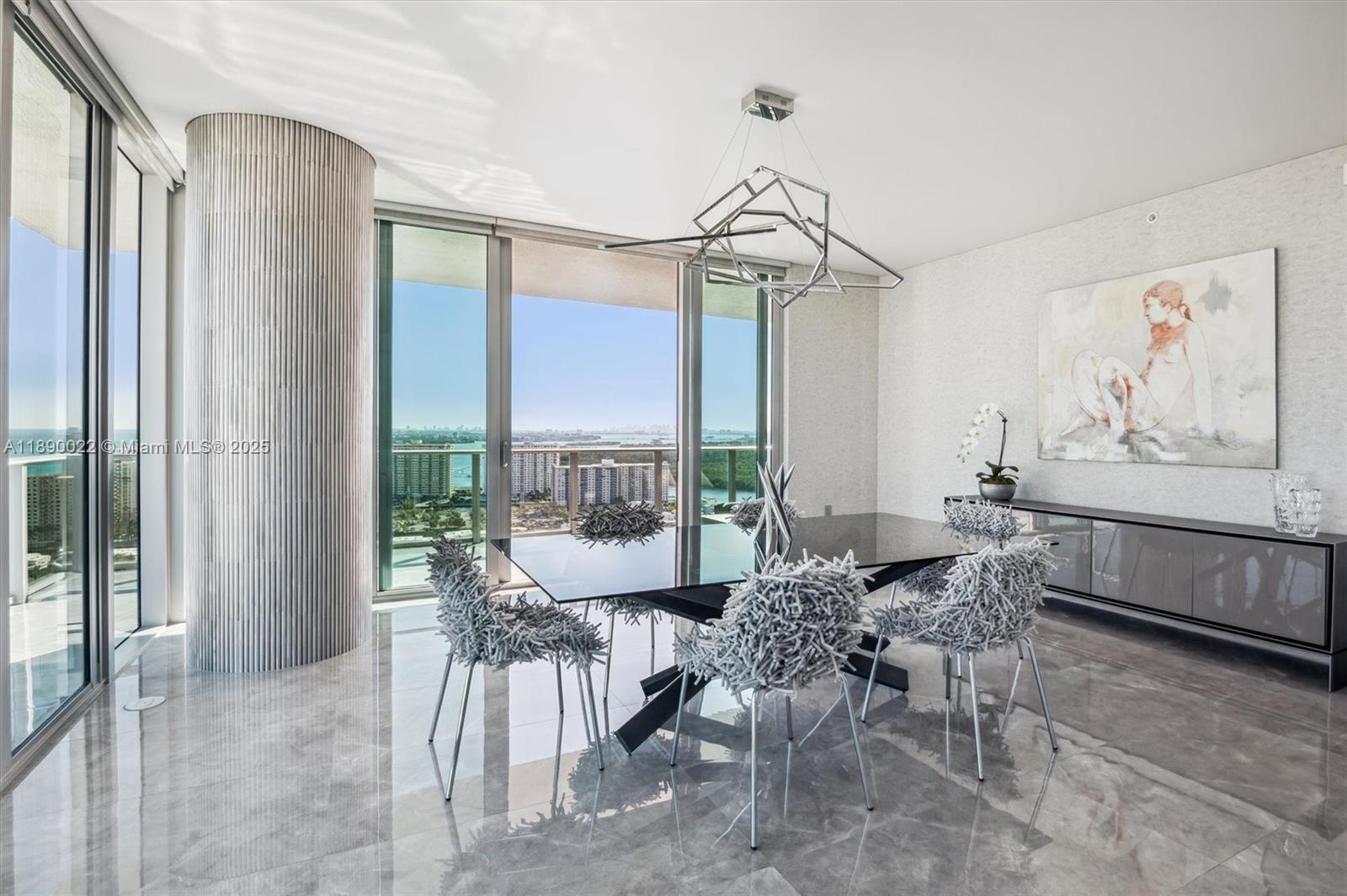 See details 5-UPH04 4 / 5 3877 sq. ft. $ 2025-10-03 0 Photo