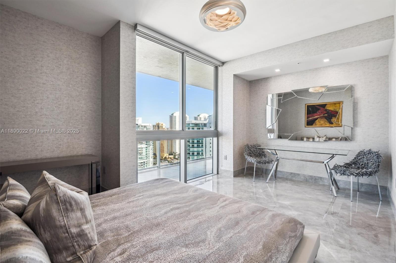 See details 5-UPH04 4 / 5 3877 sq. ft. $ 2025-10-03 0 Photo