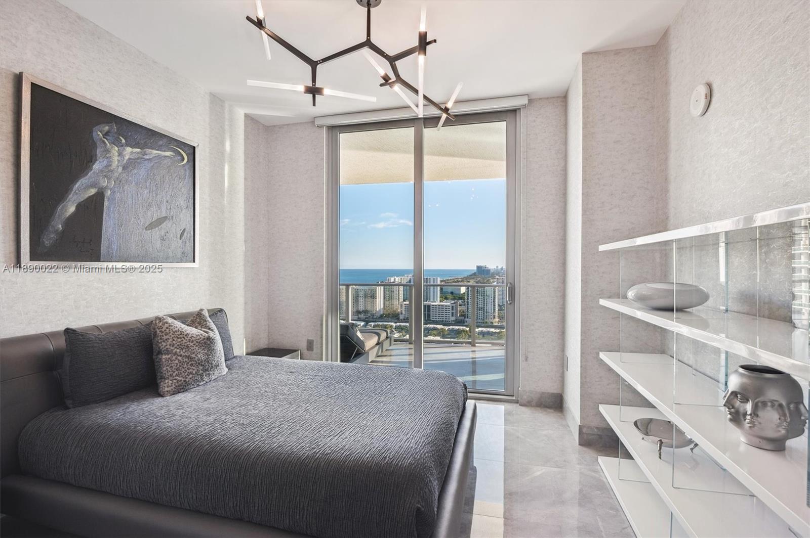 See details 5-UPH04 4 / 5 3877 sq. ft. $ 2025-10-03 0 Photo