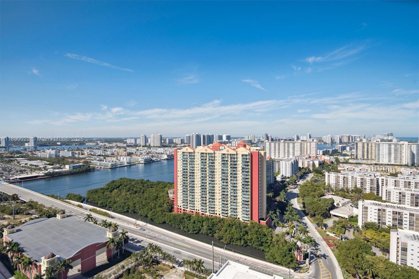 See details 5-UPH04 4 / 5 3877 sq. ft. $ 2025-10-03 0 Photo