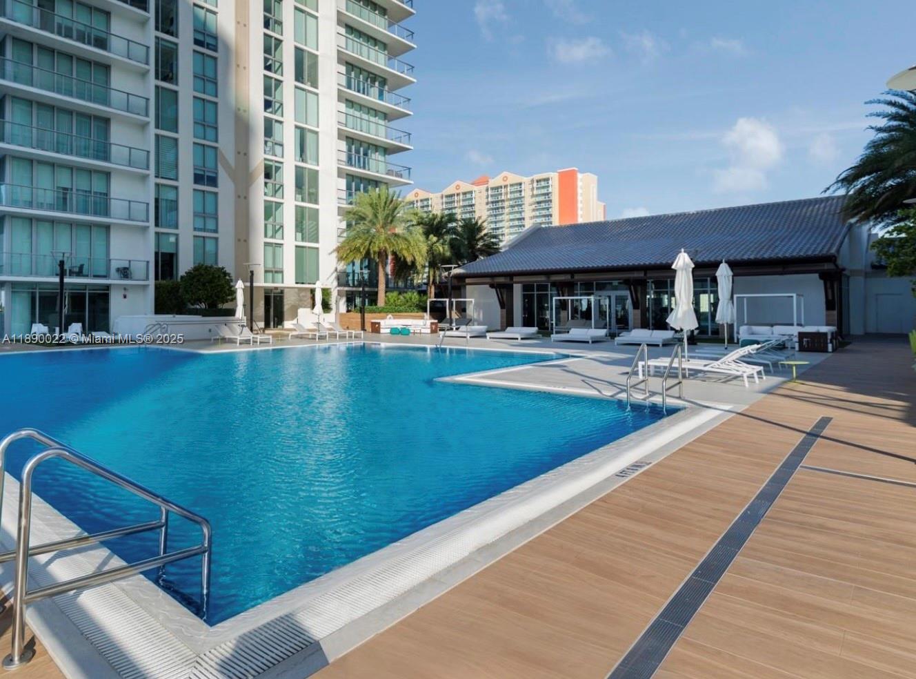 See details 5-UPH04 4 / 5 3877 sq. ft. $ 2025-10-03 0 Photo
