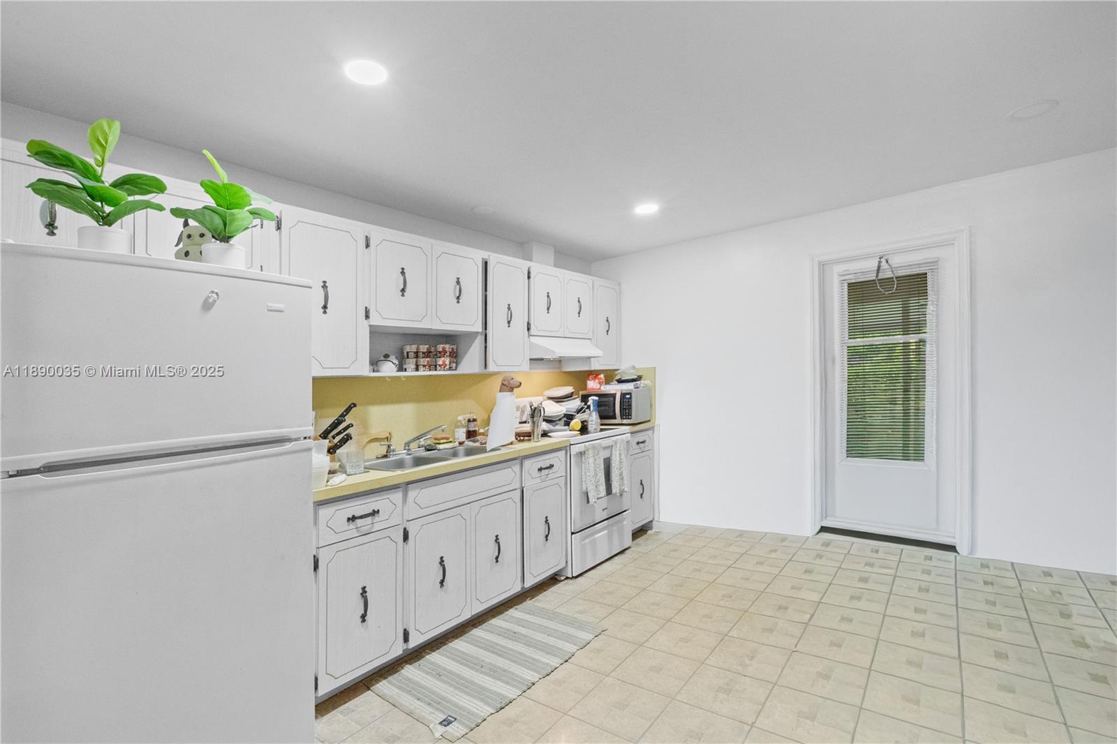 See details / 3178 sq. ft. $ 2025-10-03 0 Photo