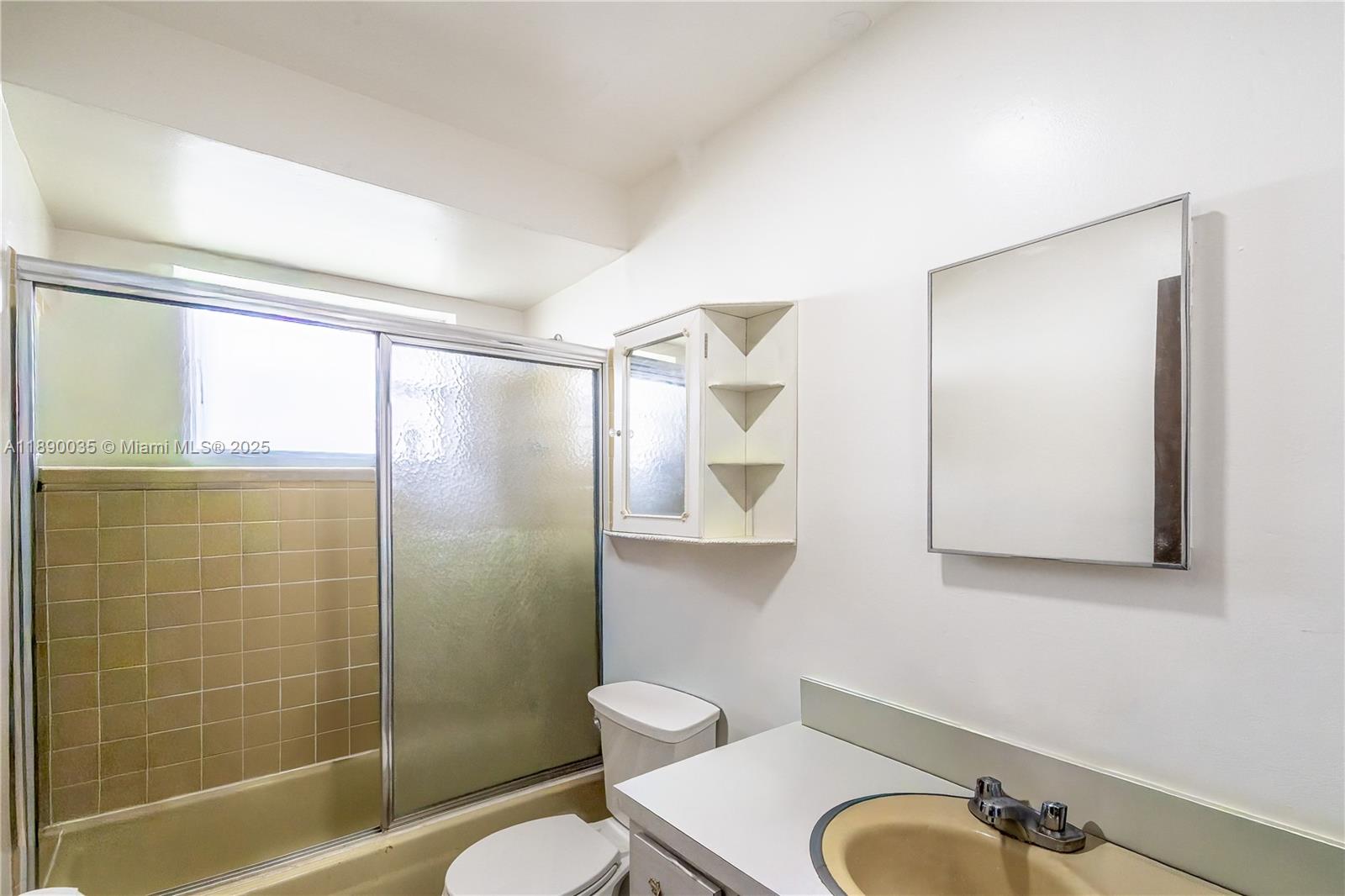See details / 3178 sq. ft. $ 2025-10-03 0 Photo