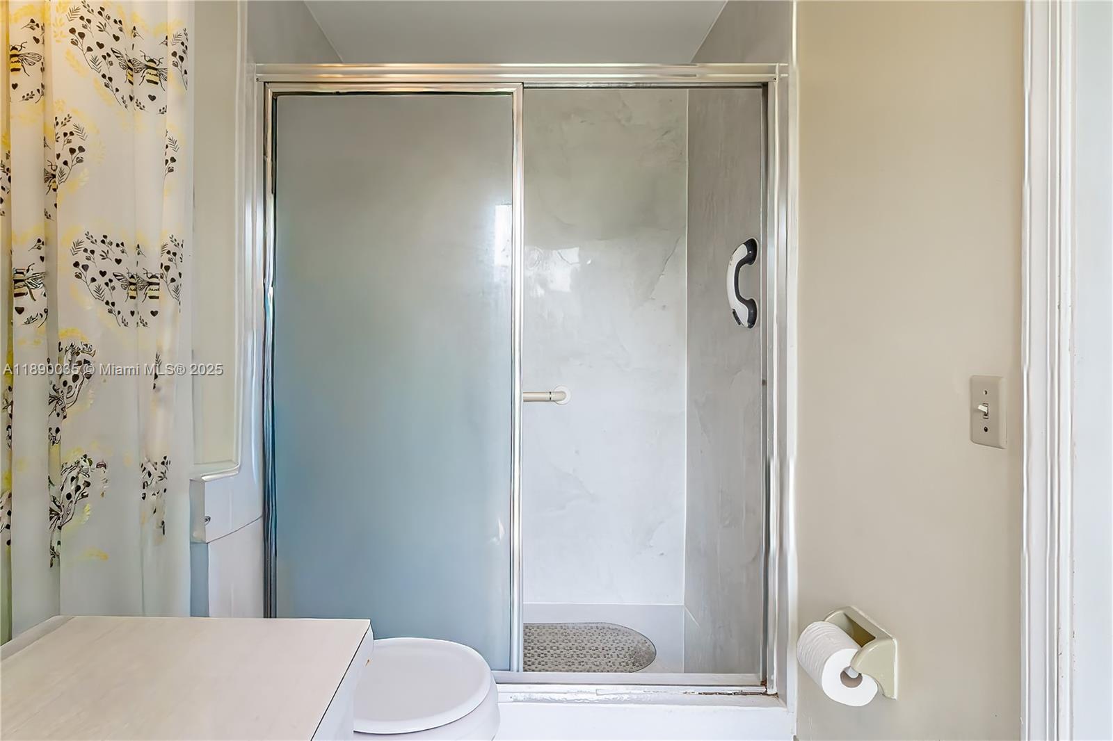 See details / 3178 sq. ft. $ 2025-10-03 0 Photo