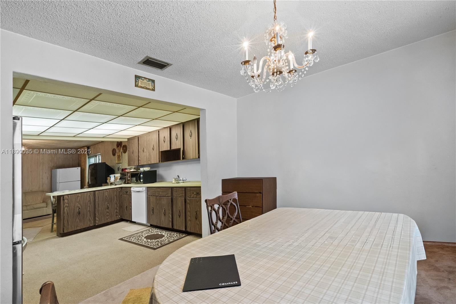 See details / 3178 sq. ft. $ 2025-10-03 0 Photo