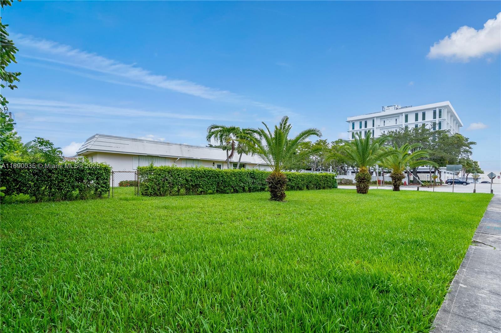See details / 3178 sq. ft. $ 2025-10-03 0 Photo