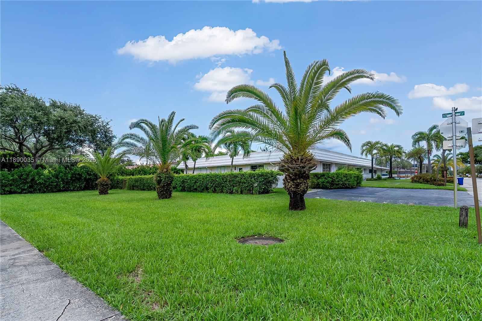See details / 3178 sq. ft. $ 2025-10-03 0 Photo