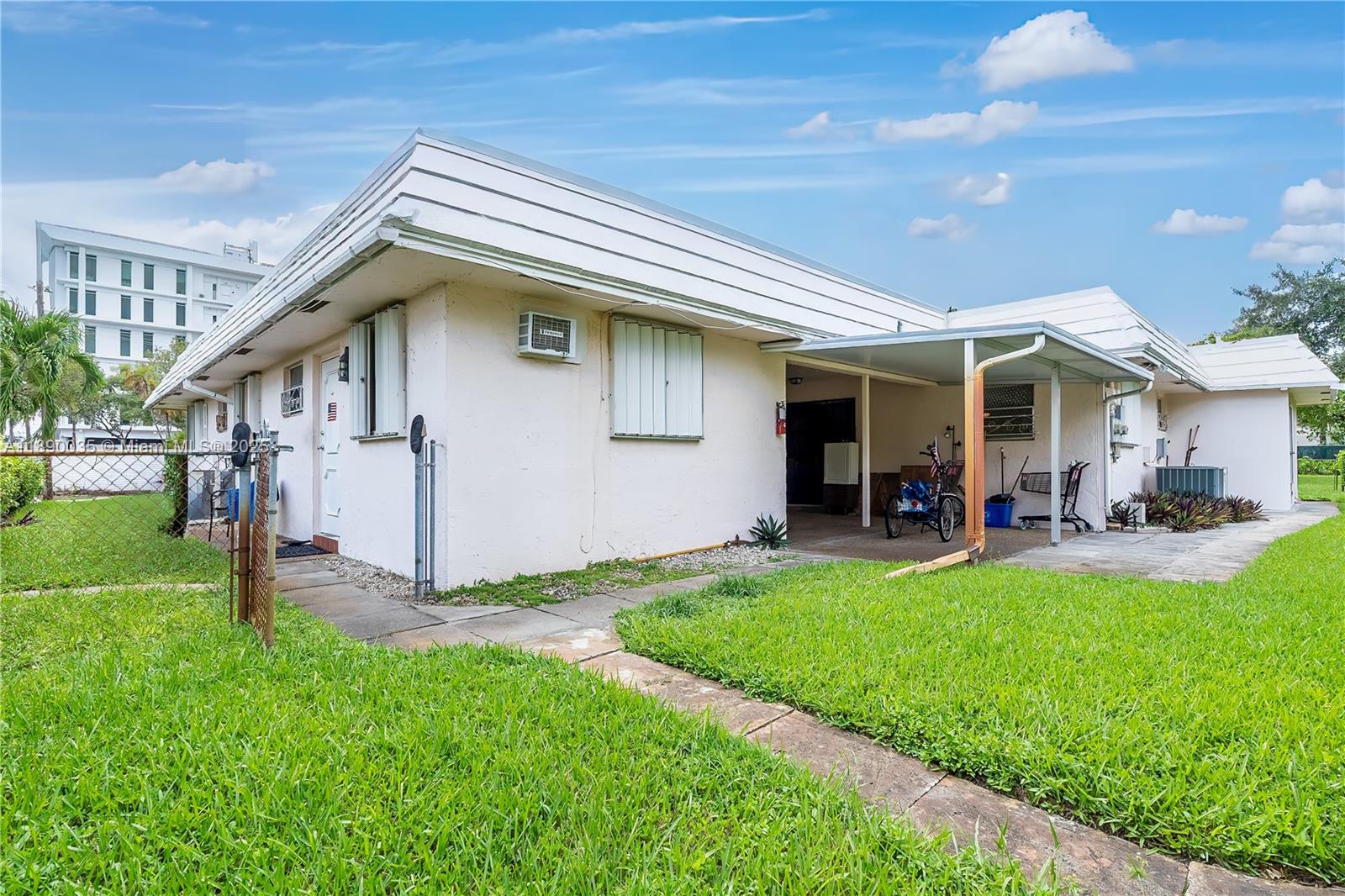 See details / 3178 sq. ft. $ 2025-10-03 0 Photo