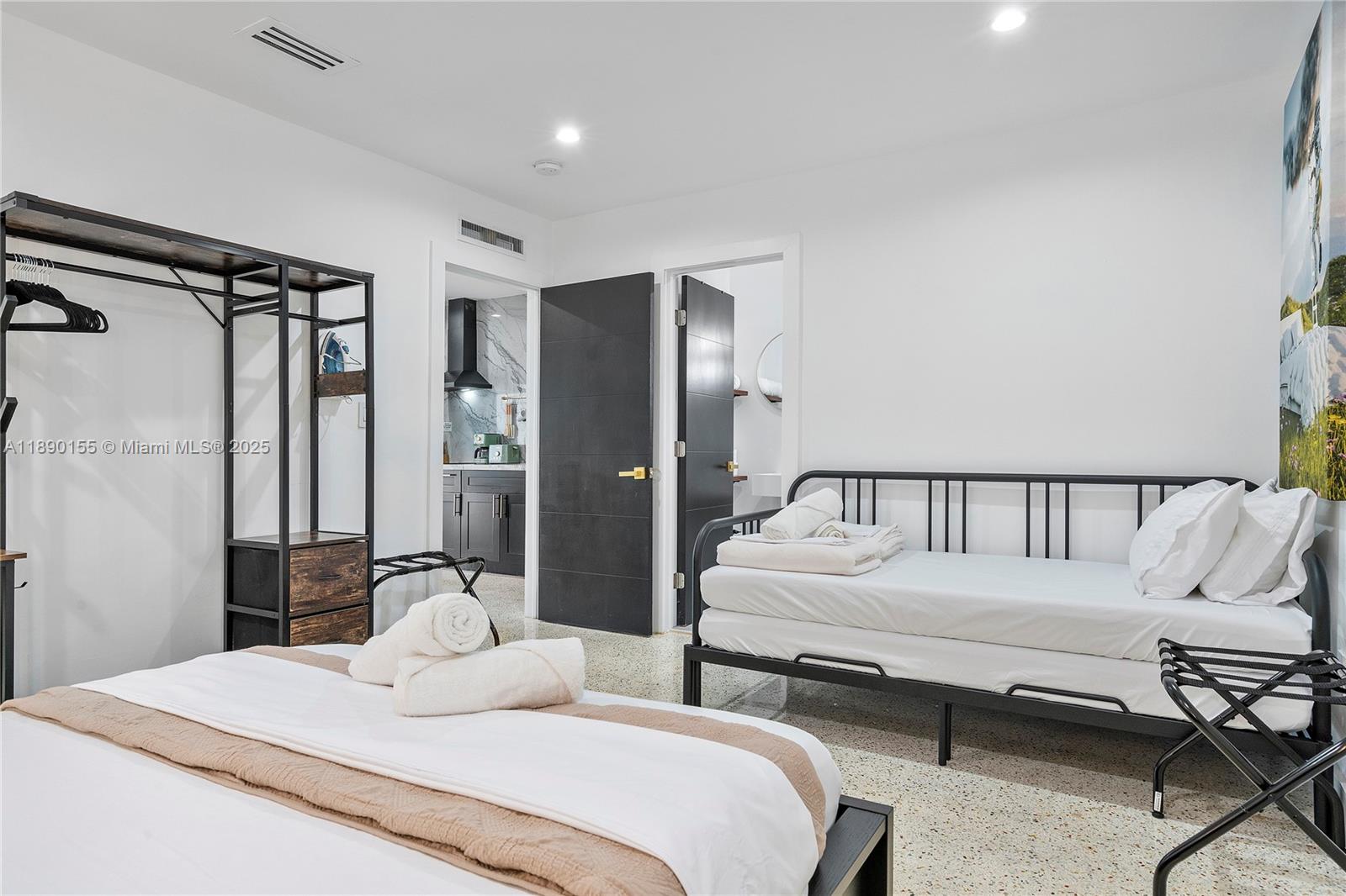 Ver detalles / 1600 sq. ft. $ 2025-10-04 0 foto
