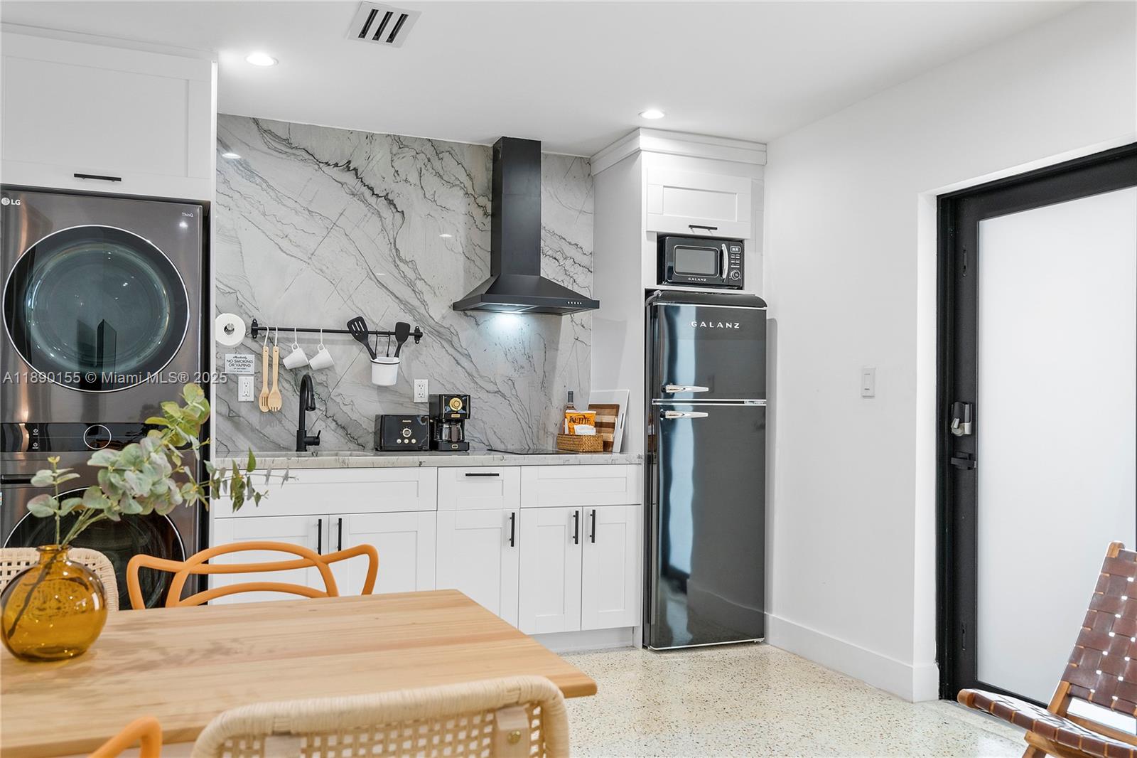 Ver detalles / 1600 sq. ft. $ 2025-10-04 0 foto