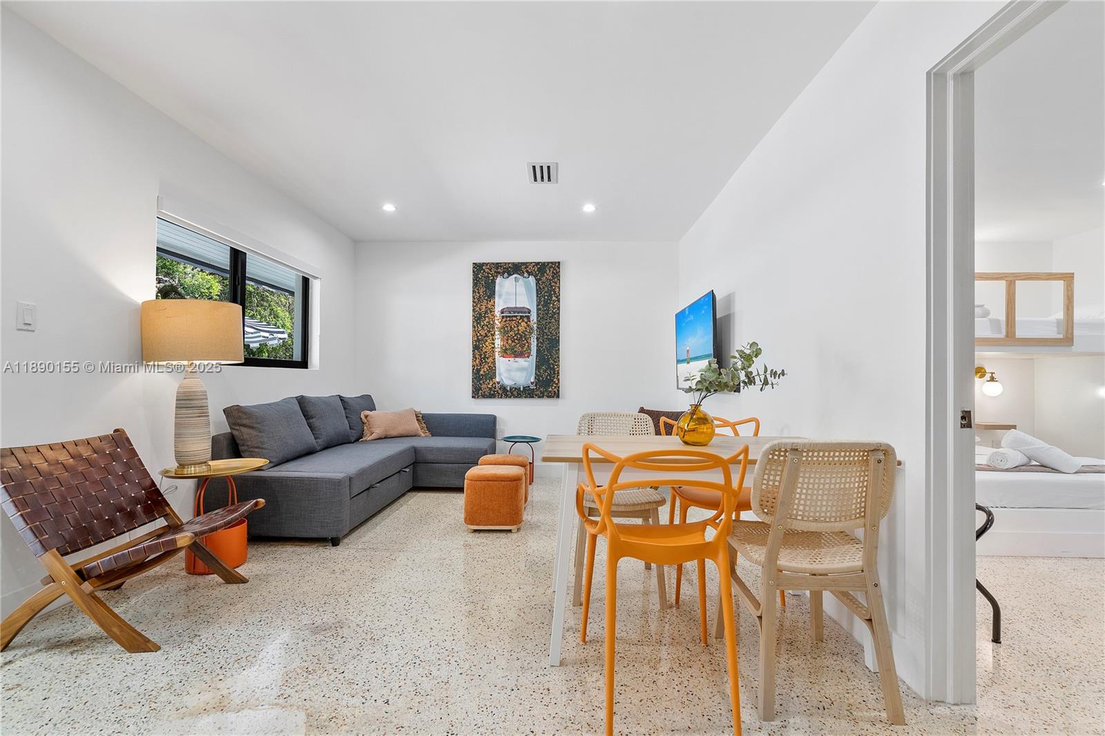 Ver detalles / 1600 sq. ft. $ 2025-10-04 0 foto