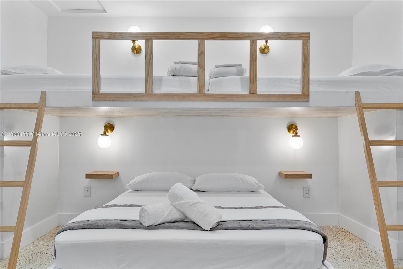 Ver detalles / 1600 sq. ft. $ 2025-10-04 0 foto