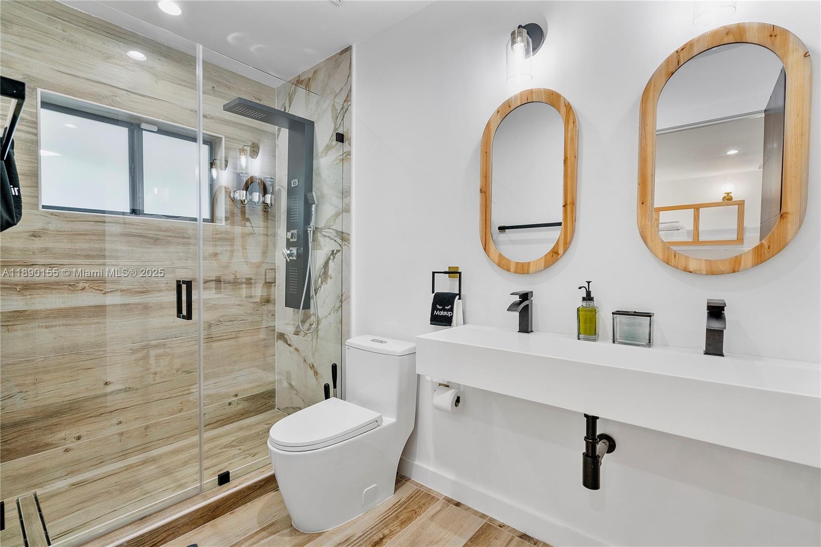 Ver detalles / 1600 sq. ft. $ 2025-10-04 0 foto
