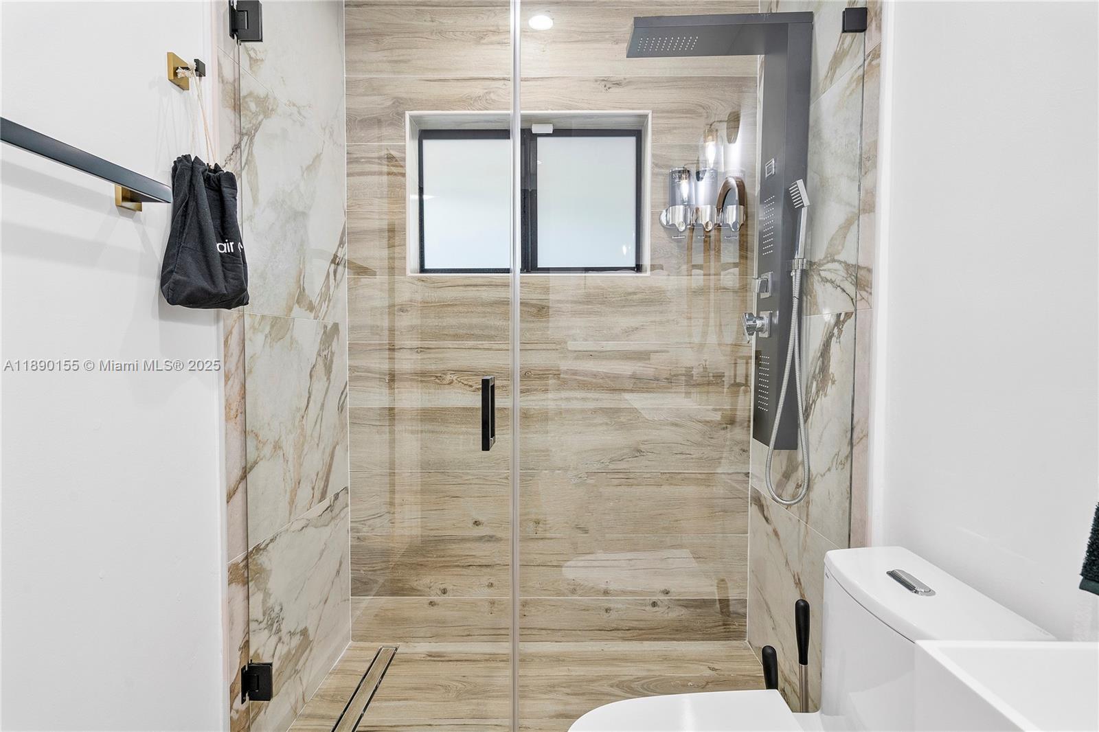 Ver detalles / 1600 sq. ft. $ 2025-10-04 0 foto