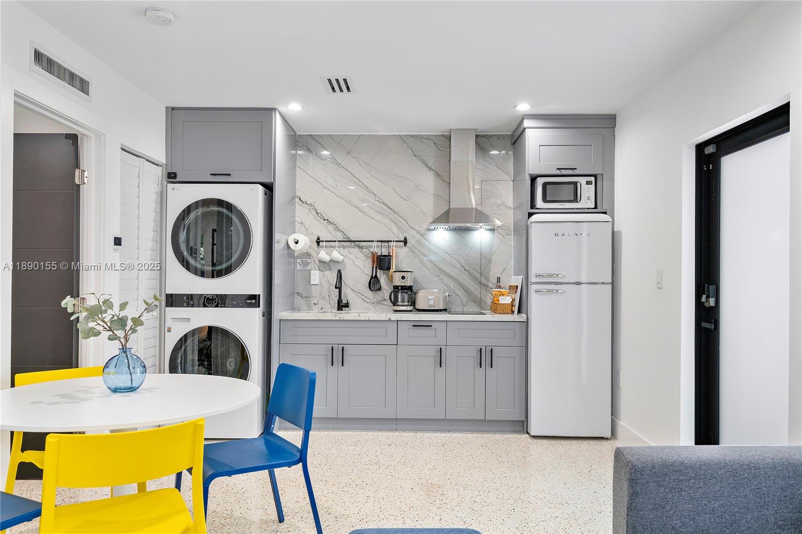 Ver detalles / 1600 sq. ft. $ 2025-10-04 0 foto