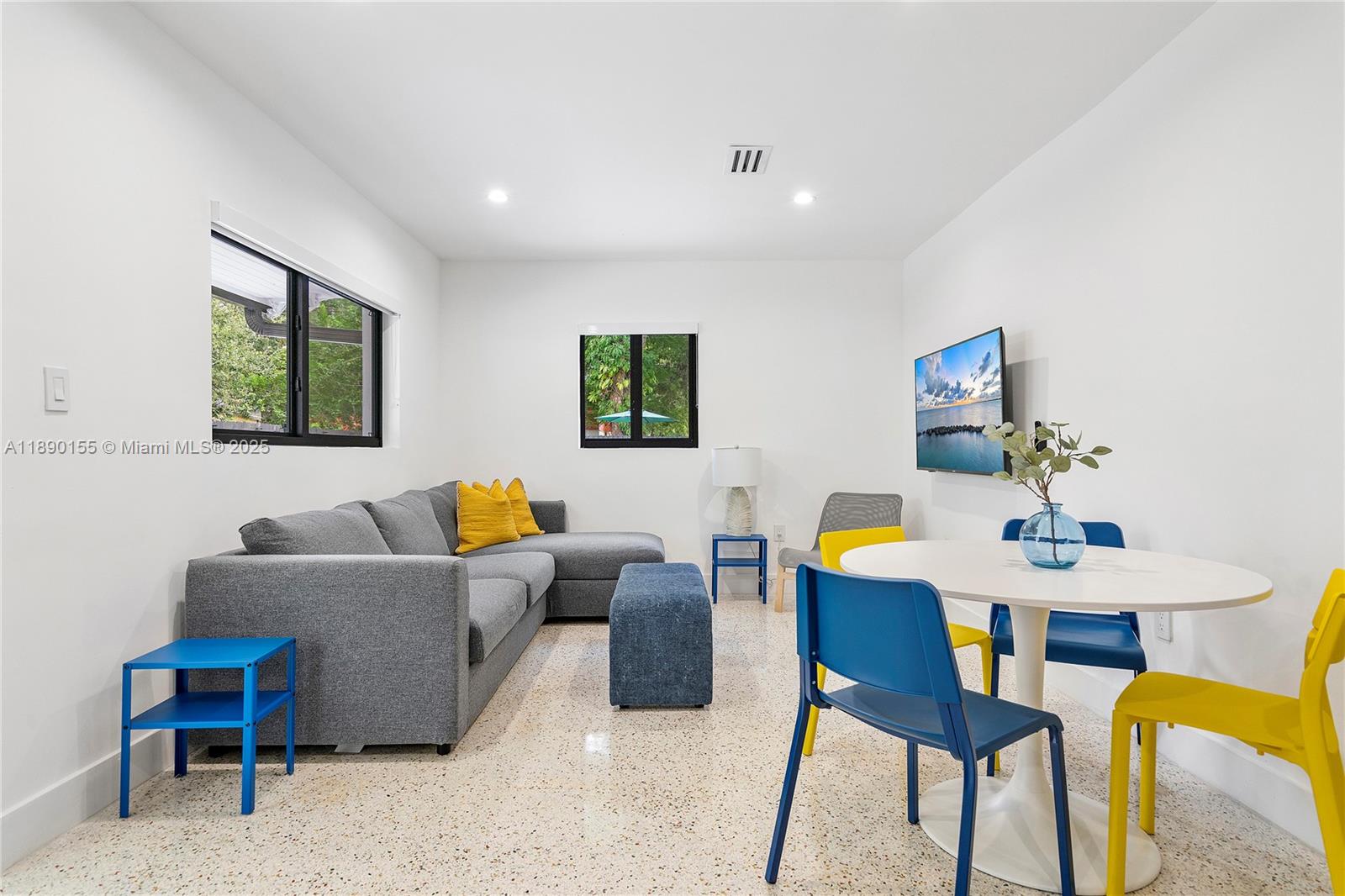 Ver detalles / 1600 sq. ft. $ 2025-10-04 0 foto