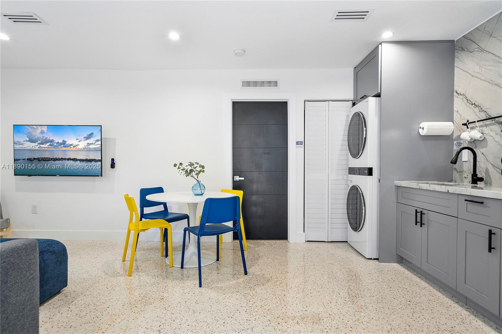 Ver detalles / 1600 sq. ft. $ 2025-10-04 0 foto