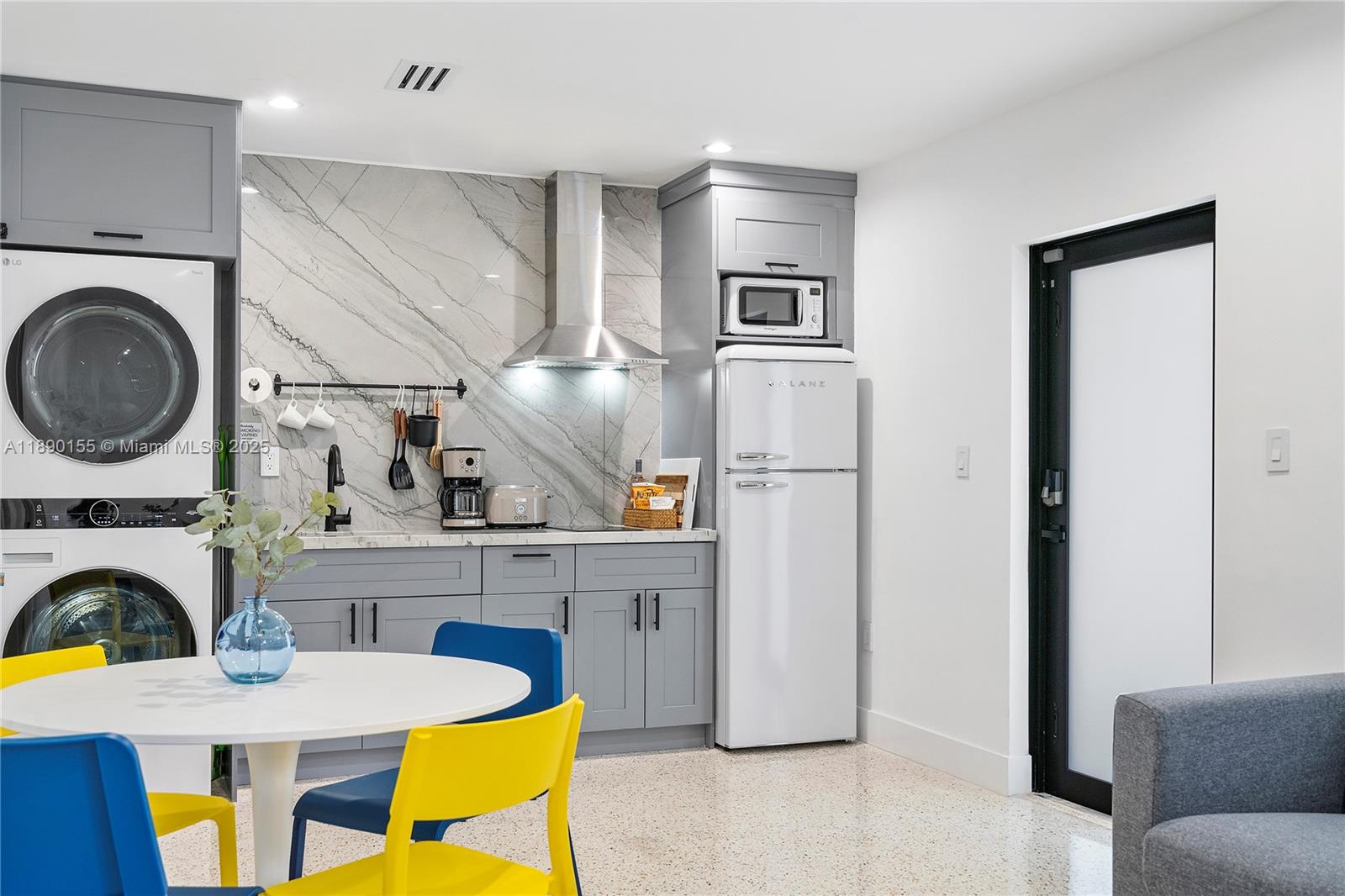 Ver detalles / 1600 sq. ft. $ 2025-10-04 0 foto