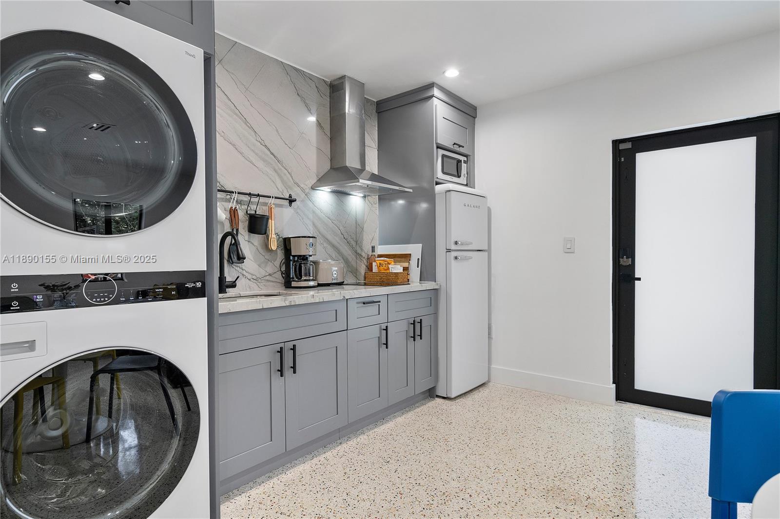 Ver detalles / 1600 sq. ft. $ 2025-10-04 0 foto