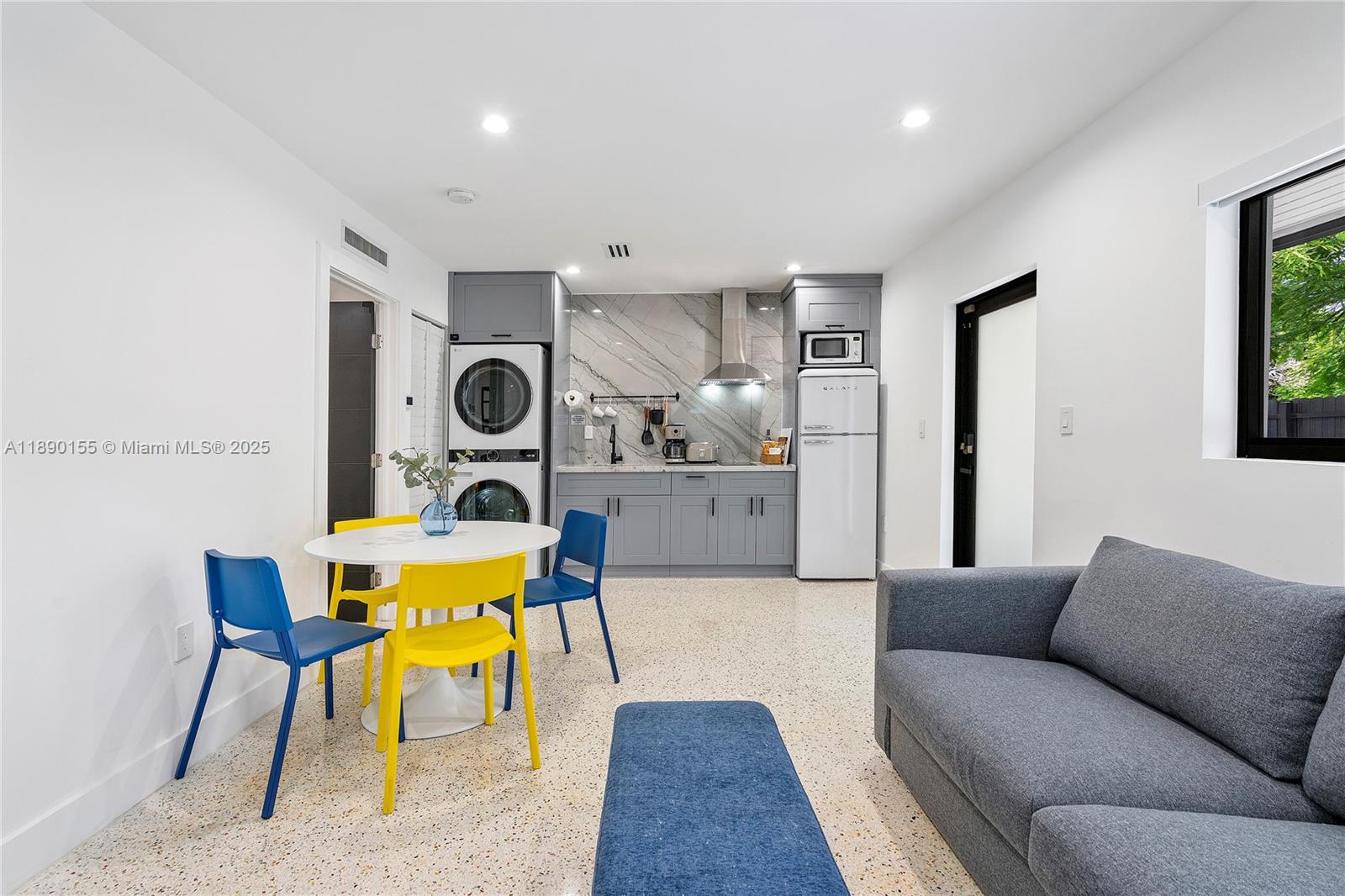 Ver detalles / 1600 sq. ft. $ 2025-10-04 0 foto
